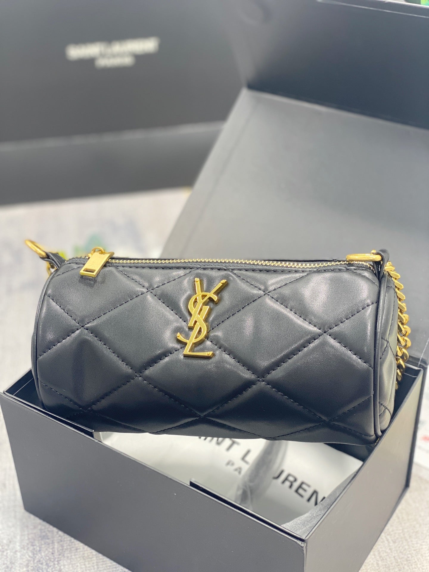 Y   Cylinder bag