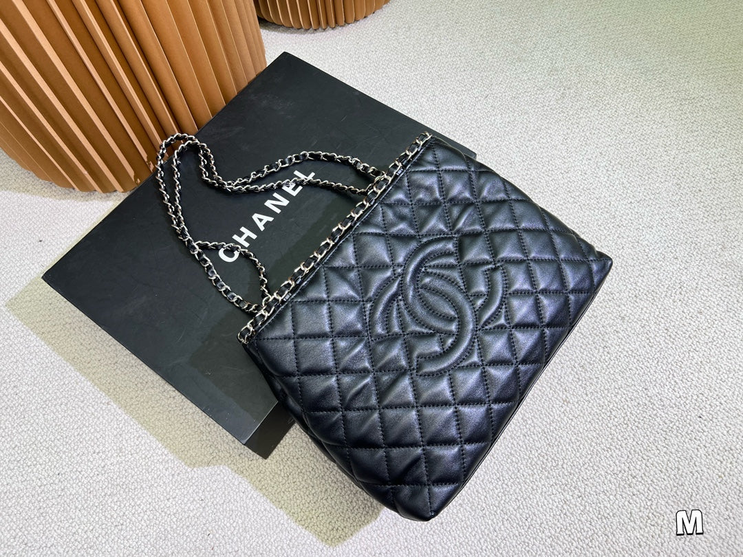 C   bucket bag