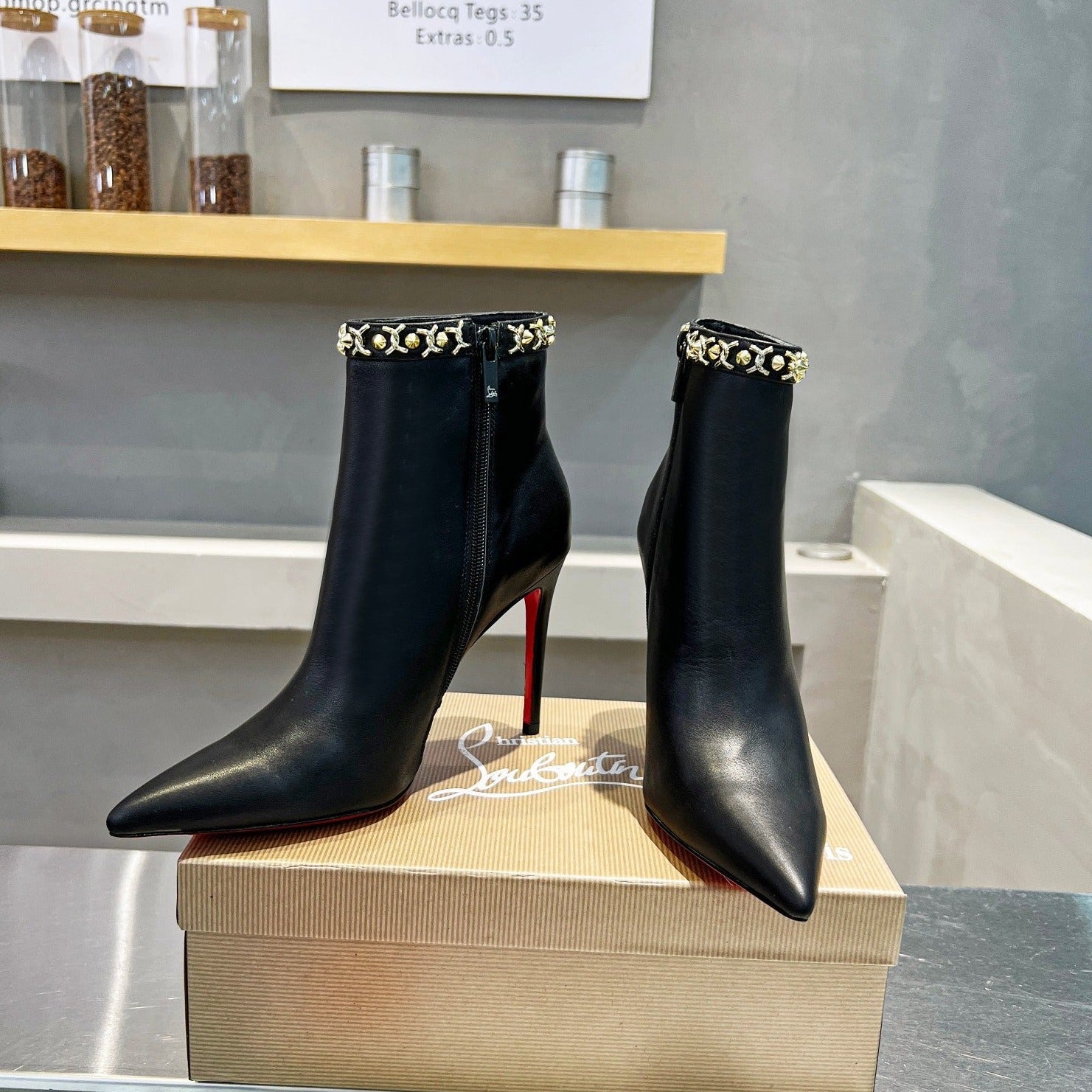 CL*  1:1 VIP pointed chain cowhide short boots