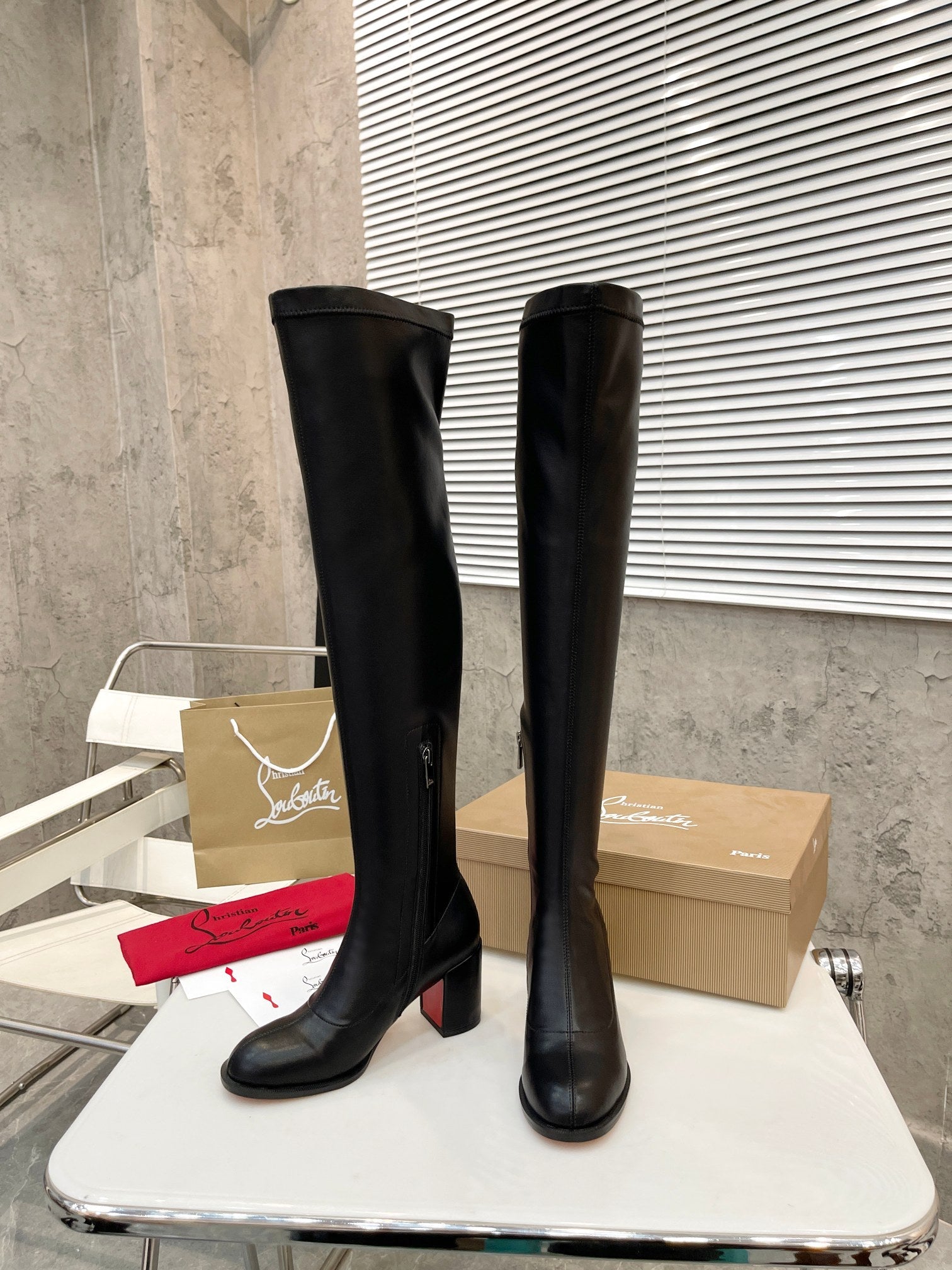 CL*  1:1 VIP velvet boots