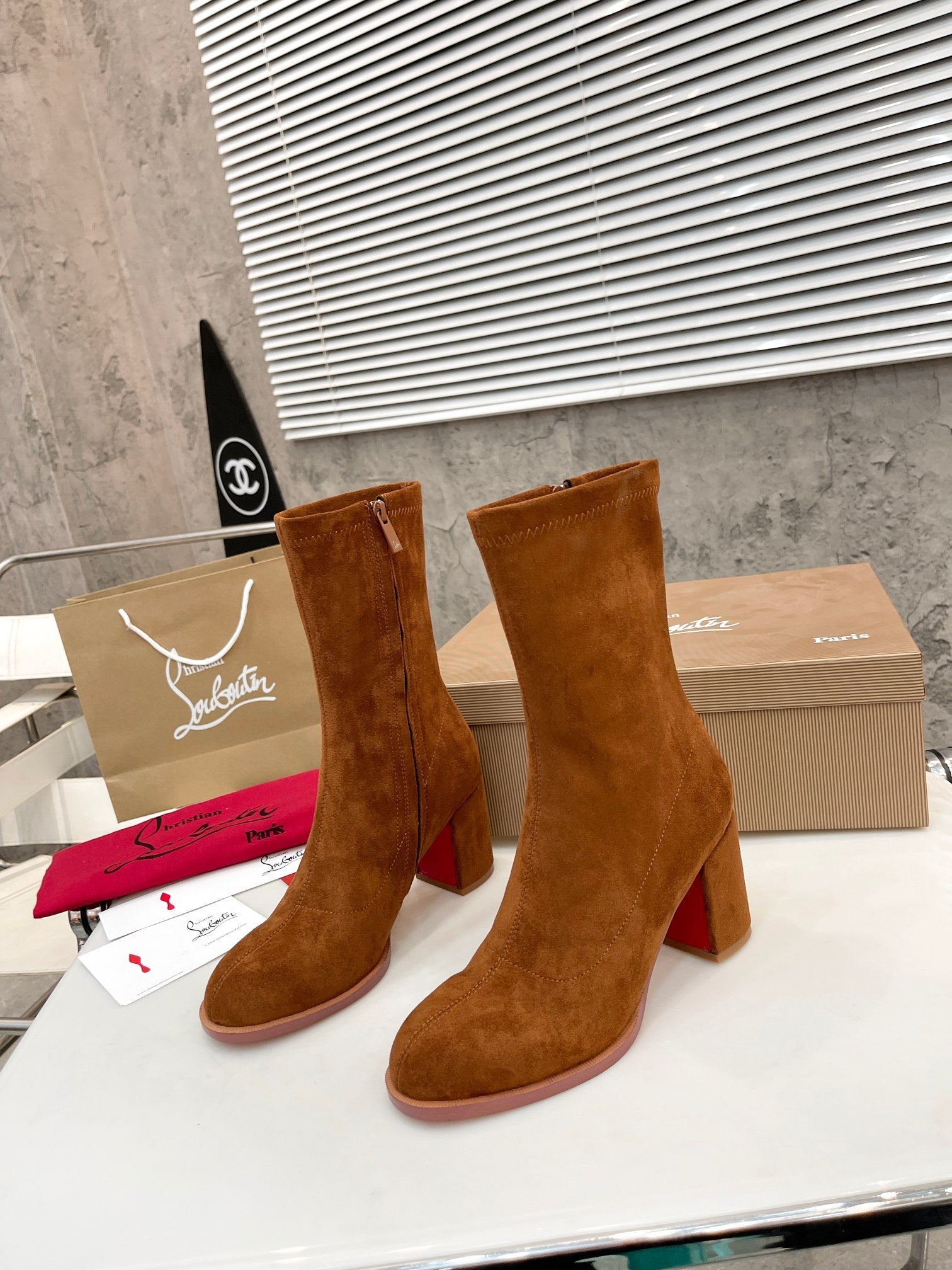 CL*  1:1 VIP velvet boots
