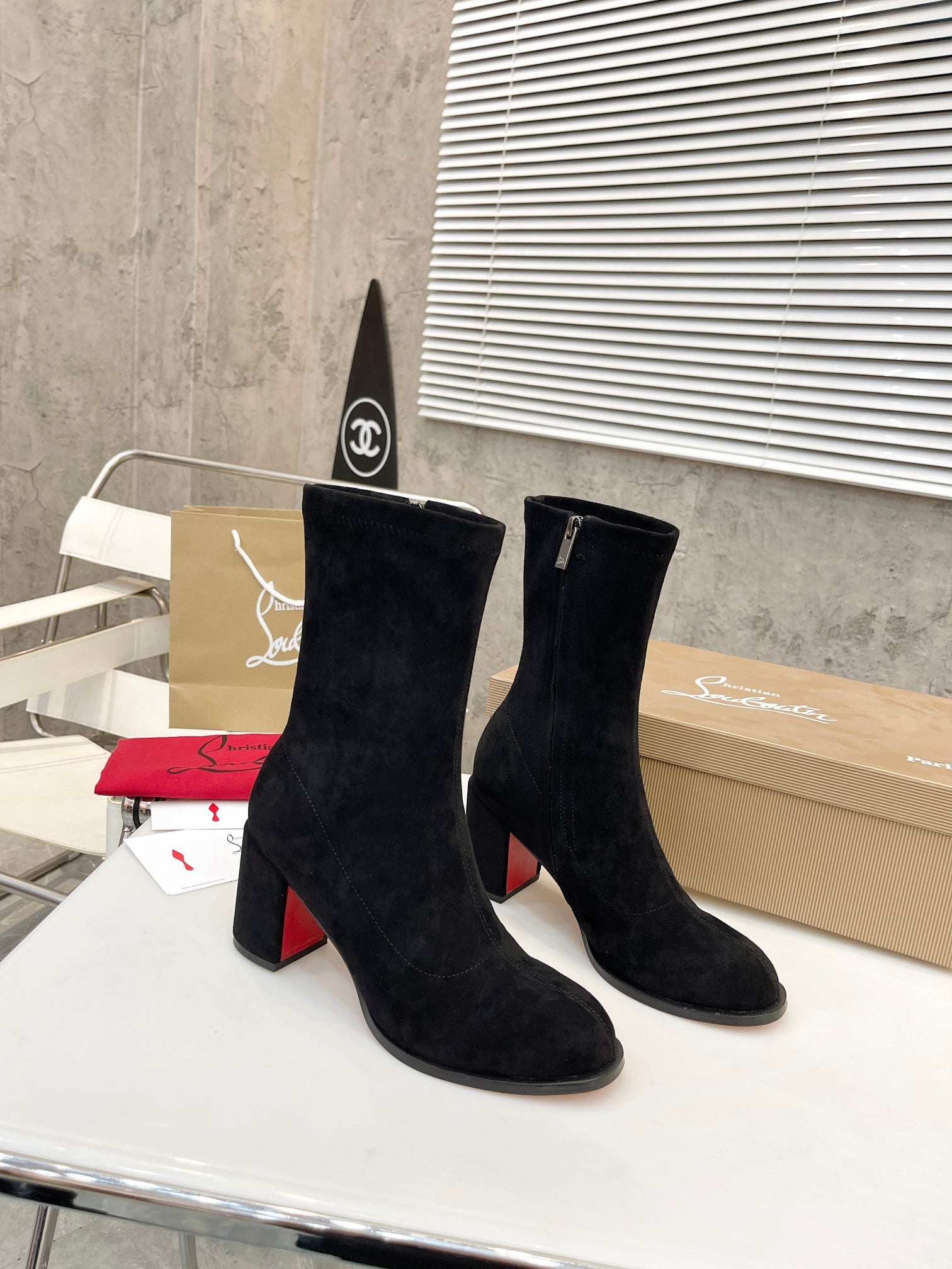 CL*  1:1 VIP velvet boots