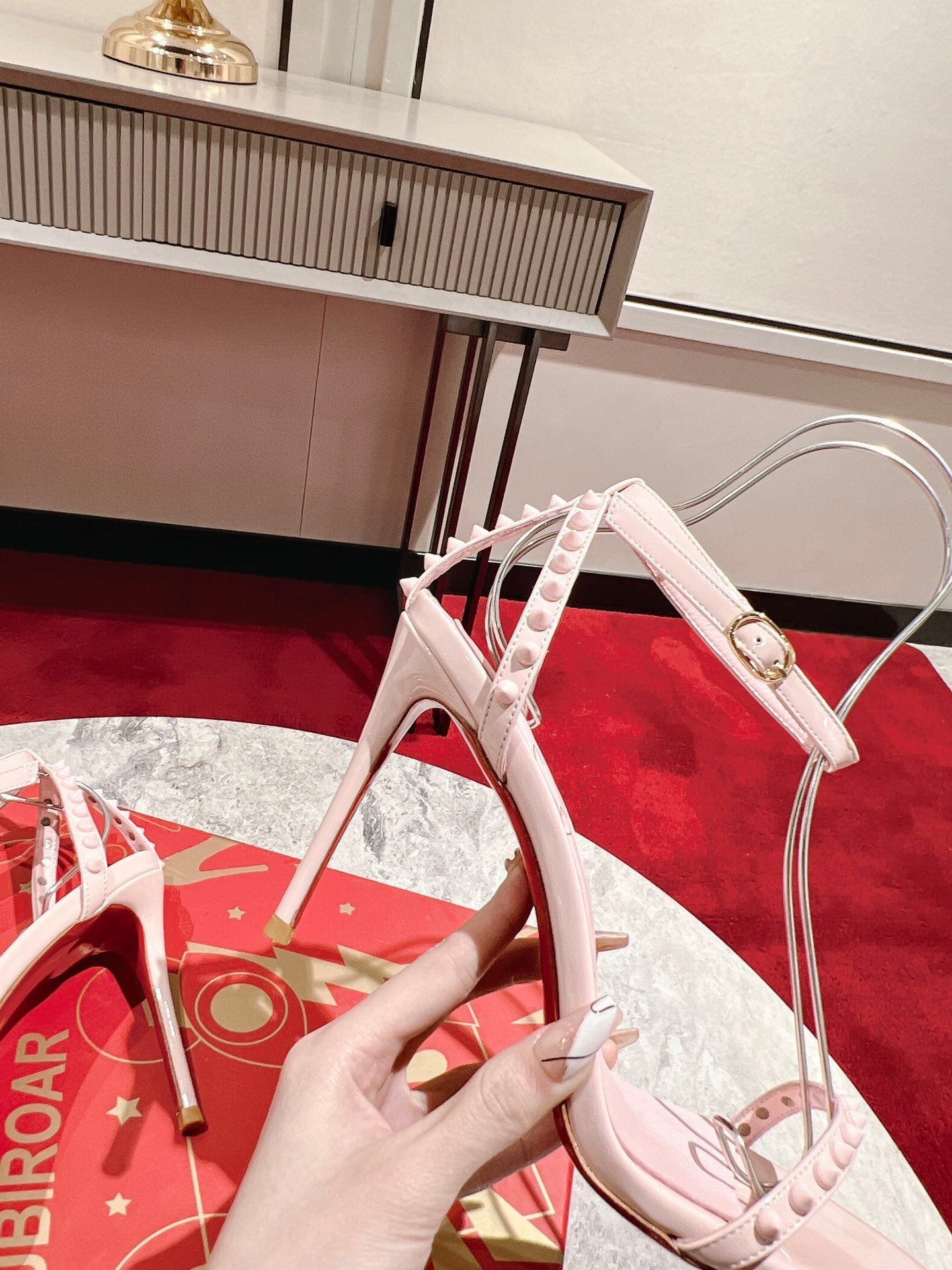 CL*24 spiked one-line sandals 1:1 VIP