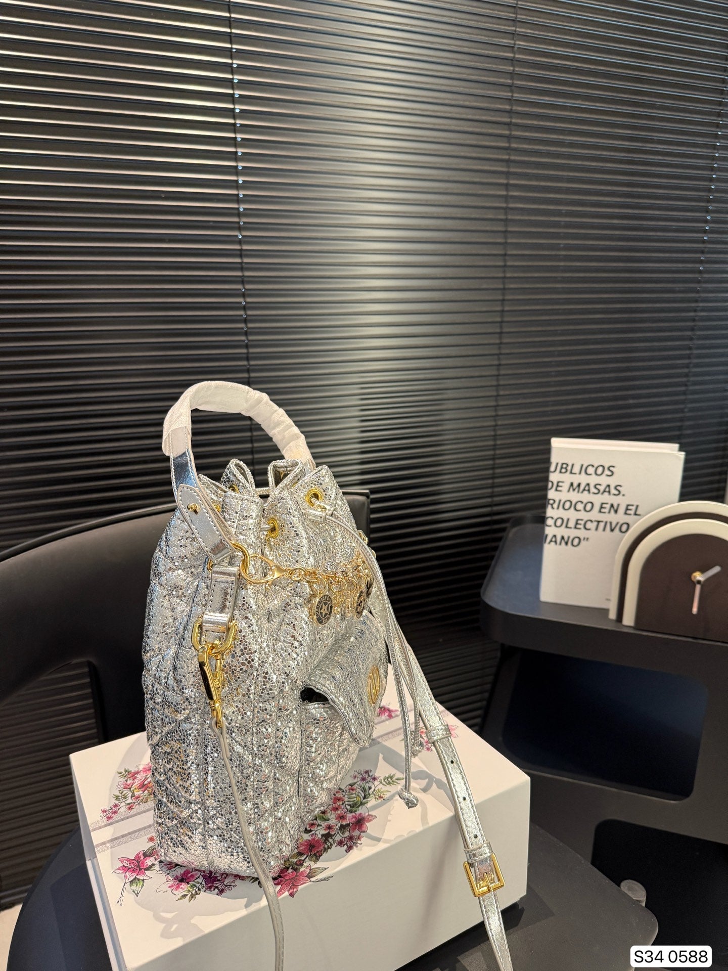 DIO* 25SS Bucket Bag