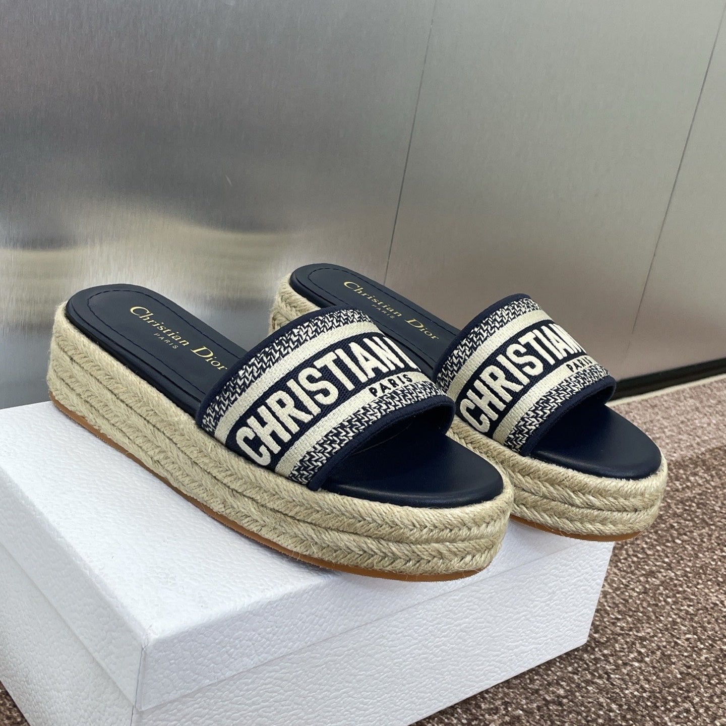 Di* 25SS thick-soled slippers