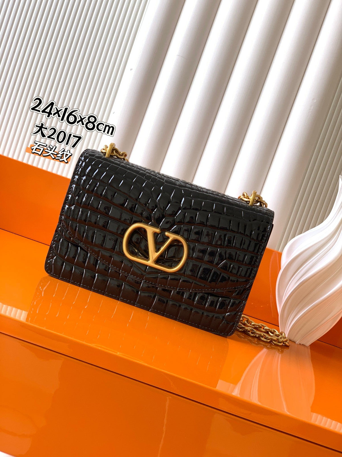 Valent* 25SS stone pattern handbag