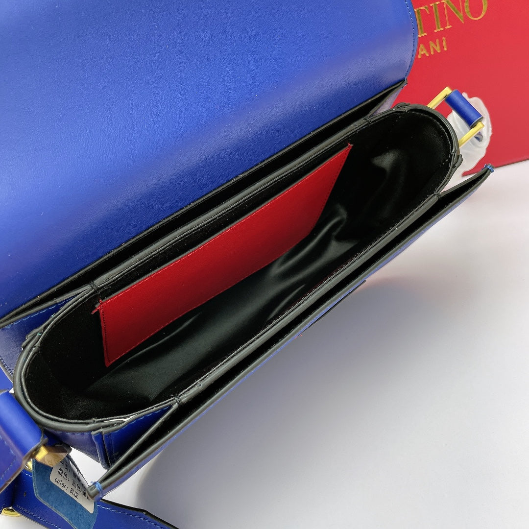 Valent*Large Metal Logo Bag