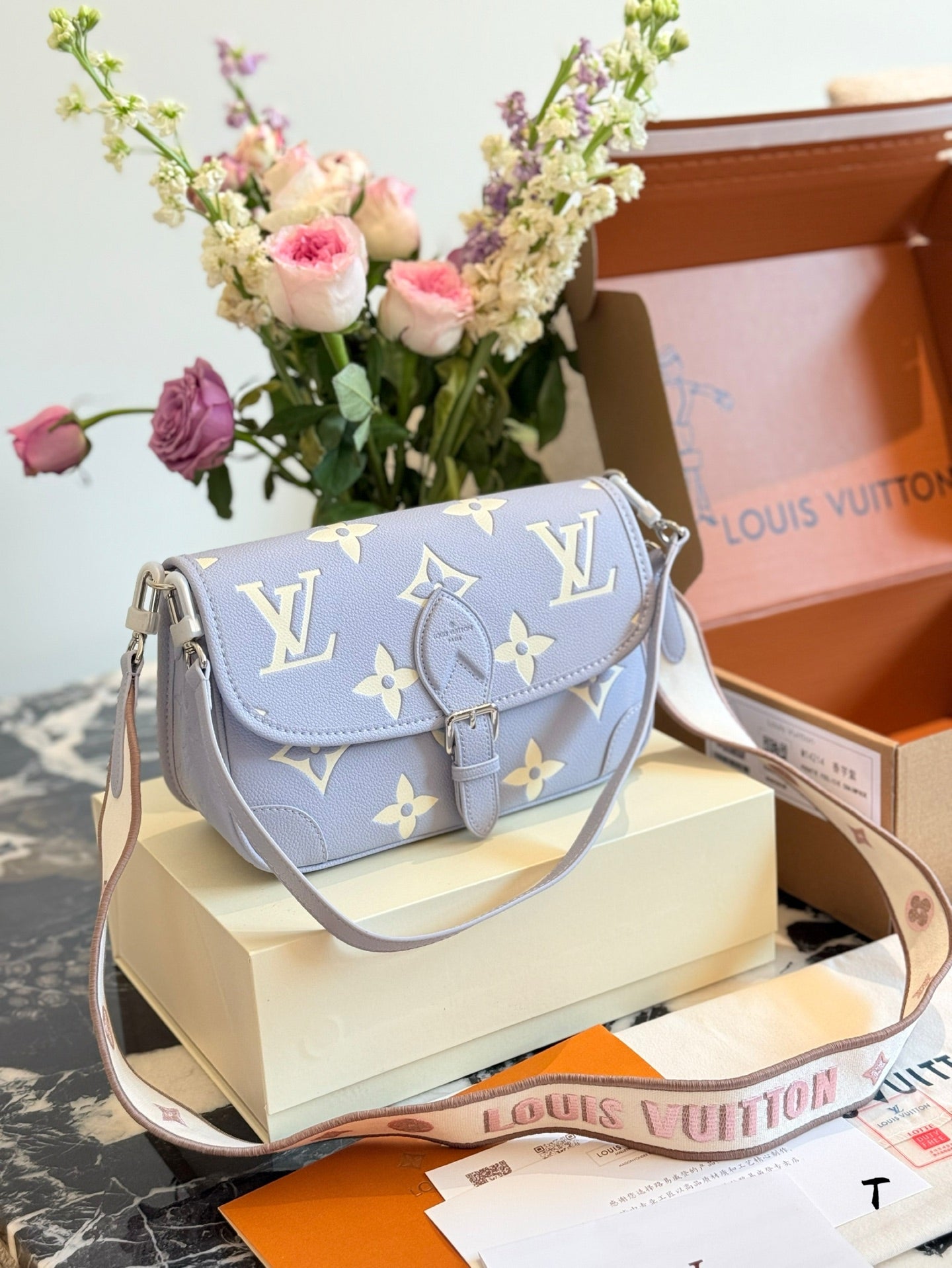 LOU* 25SS Baguette Bag