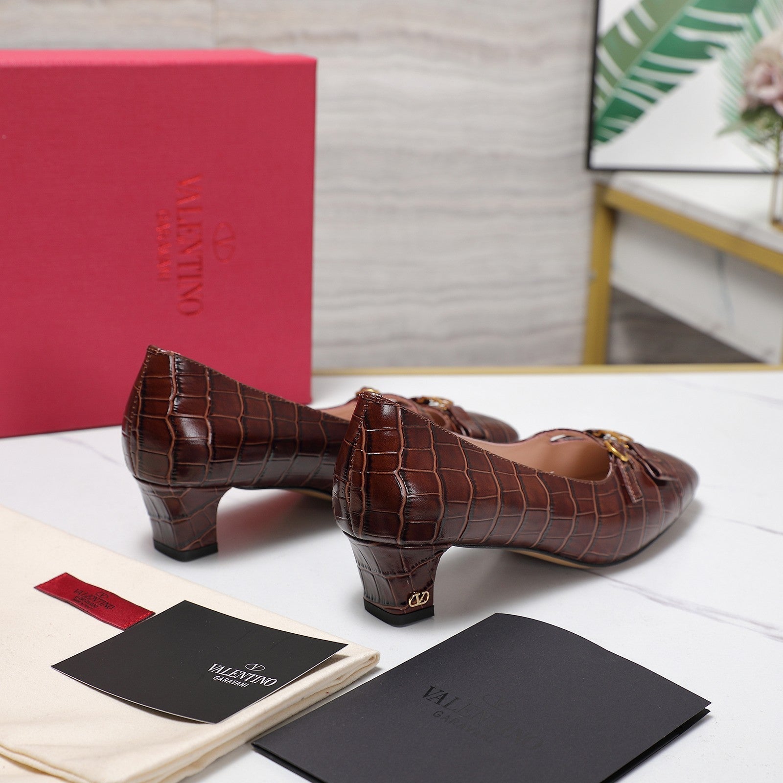 Valentino* 25SS bow shoes