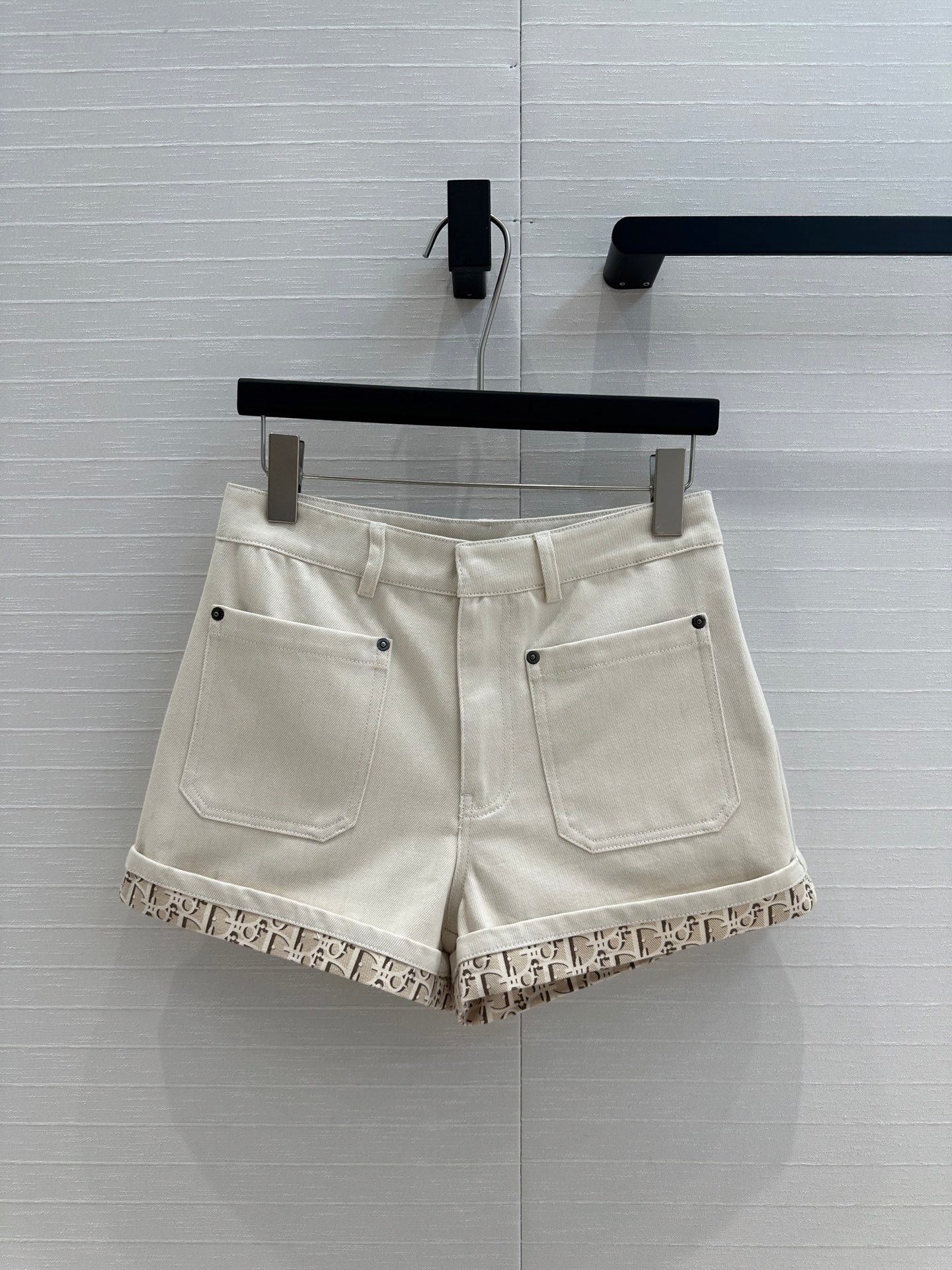 Dior double-pocket denim shorts (promotional item)