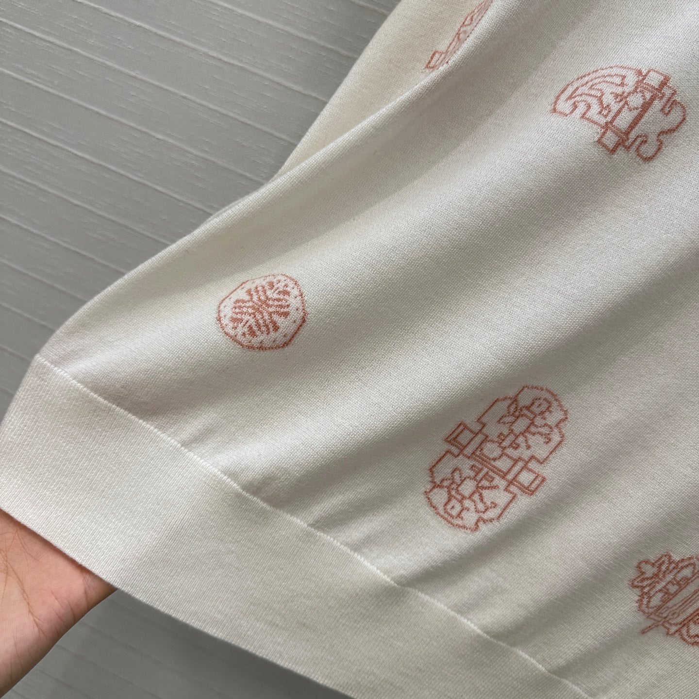 Hermès 26 Jacquard Short-Sleeved Knit Shirt