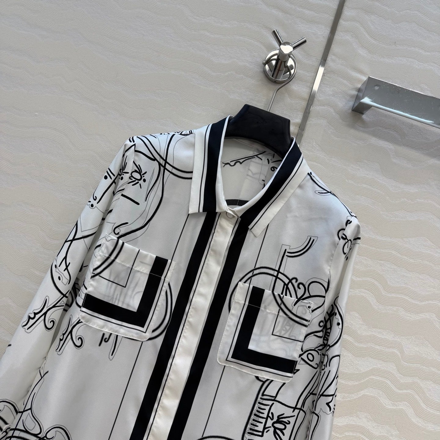 Hermès 2026 New Collection Silk Shirt and Straight-Leg Trousers