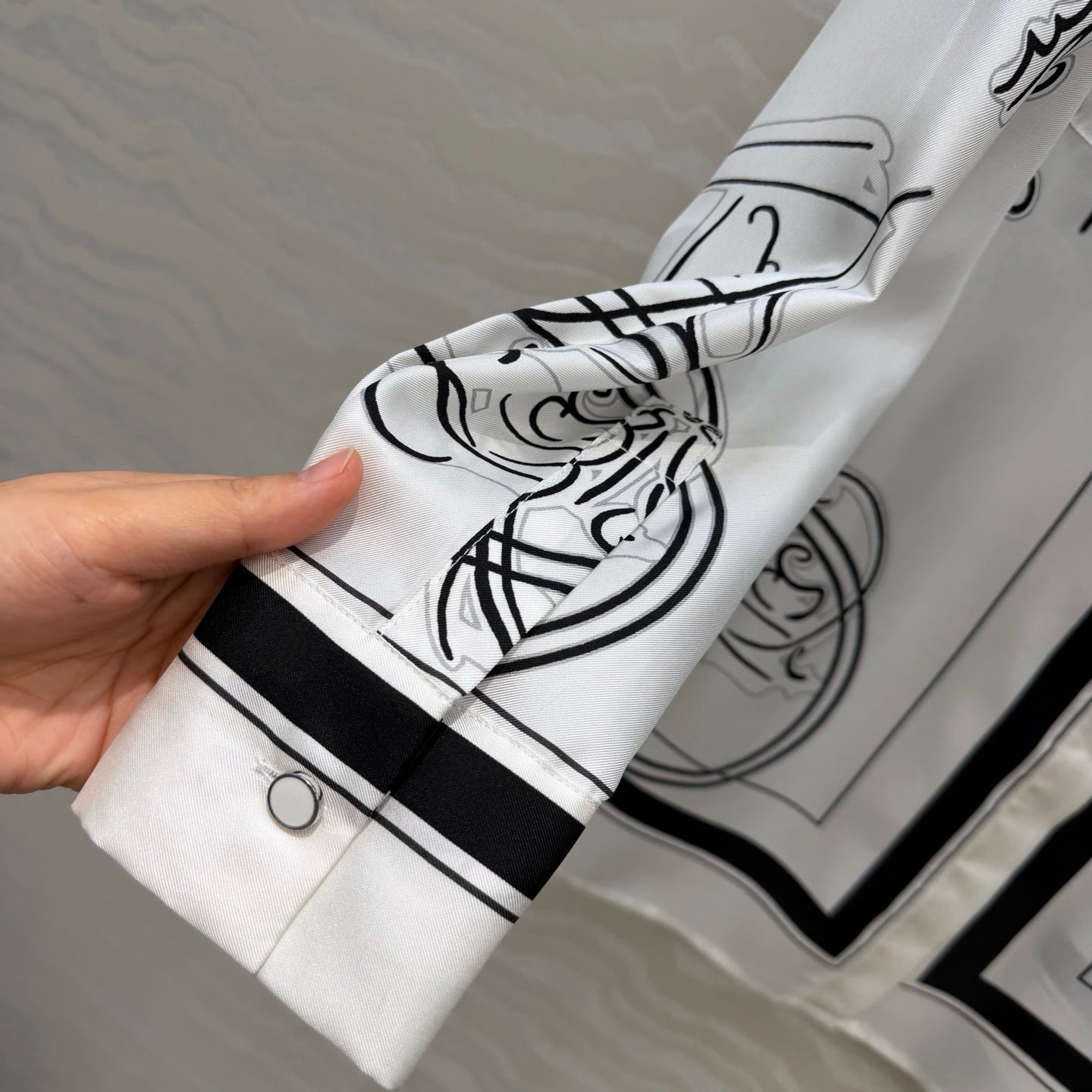 Hermès 2026 New Collection Silk Shirt and Straight-Leg Trousers