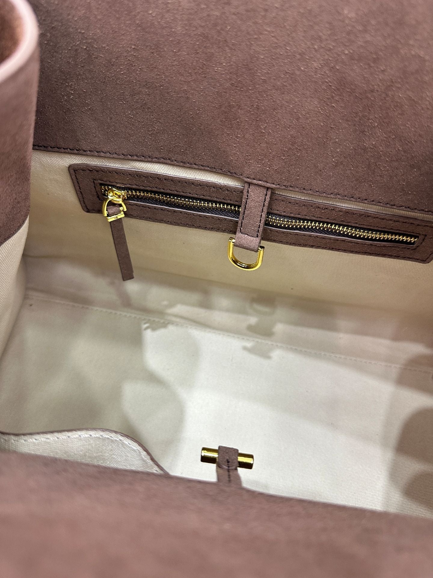 The row margaux15