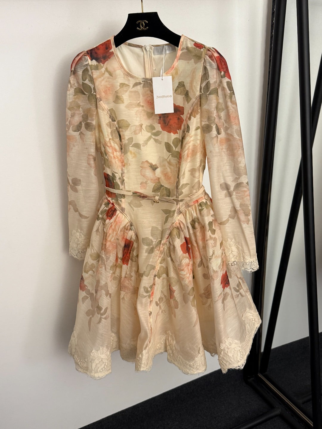 Fitted Dress with Colorful Rose Print and Lace Paneling