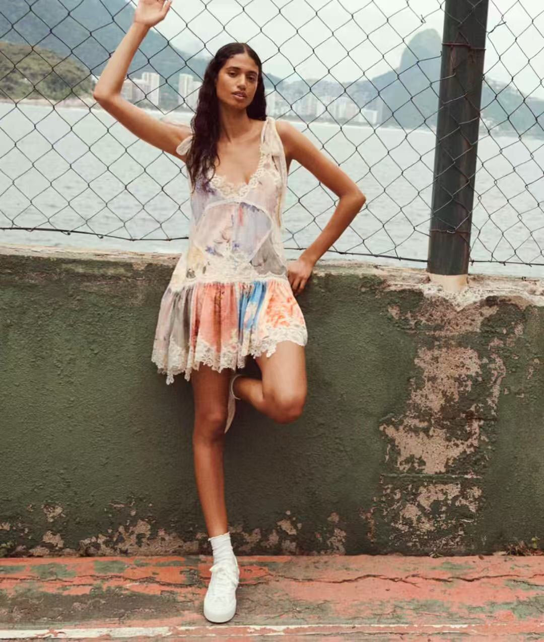 Color-block Strappy Dress with Lace Embroidery