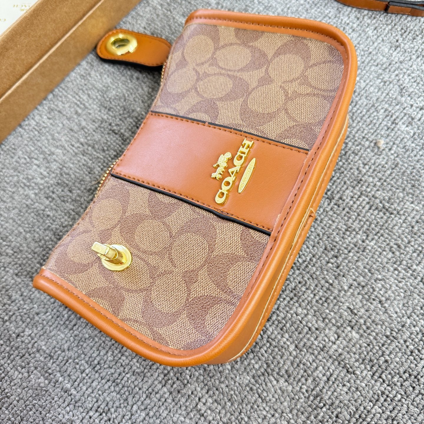 Coh Gift Box Bag