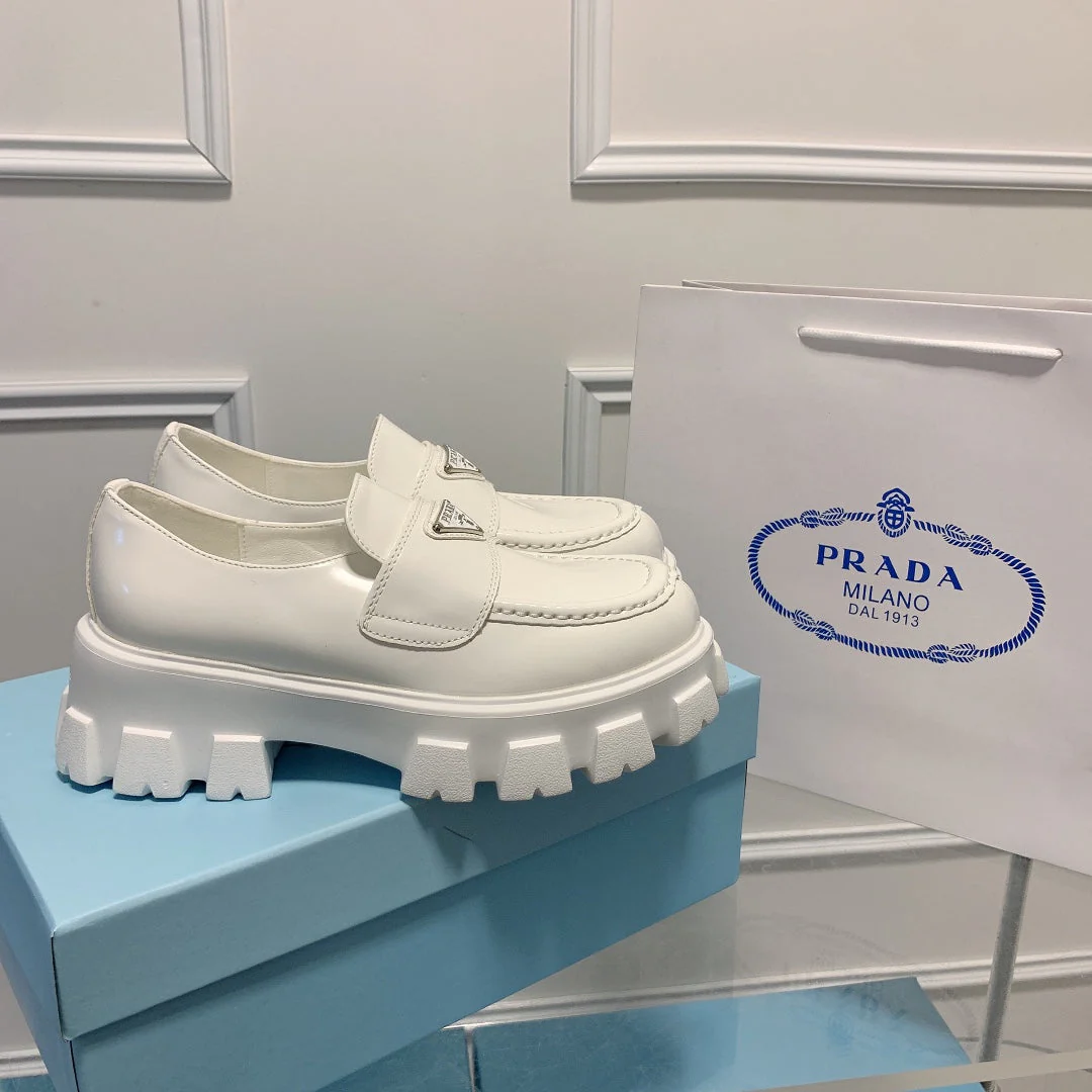 PRA*     NEW SHOES (Only one pair sold)