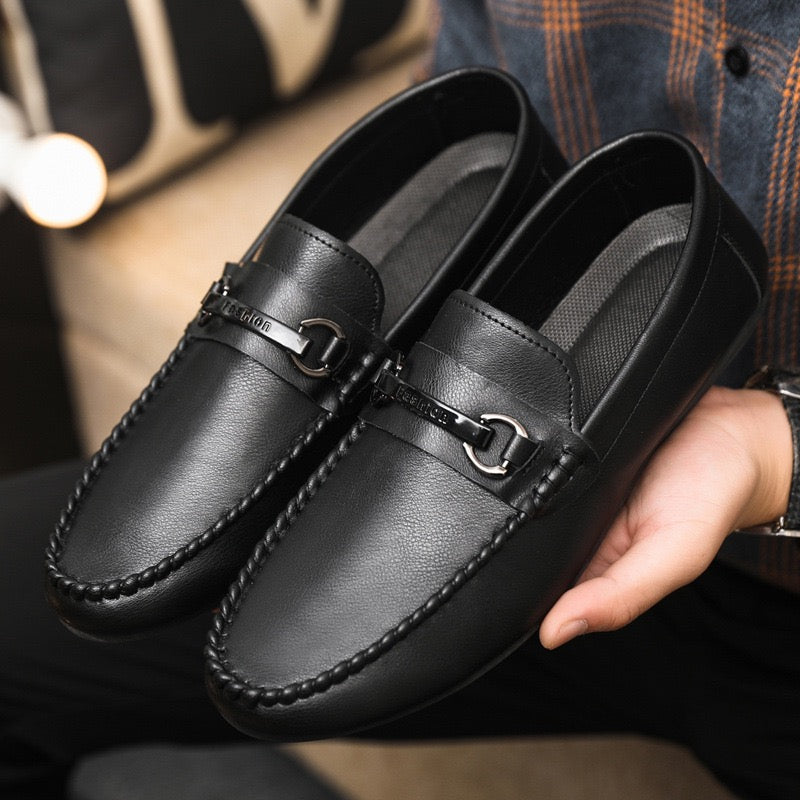 Men's loafers, round-toe moccasins, minimalist leather, flexible and non-slip, lightweight and stylish, slip-on style.