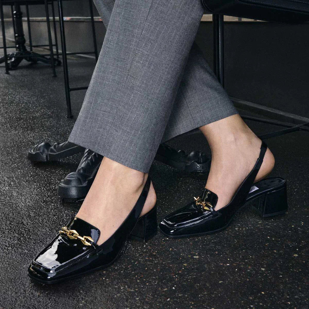 JC**    1: 1 VIP Soft patent leather chain-embellished slingback pumps