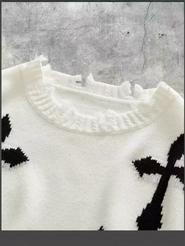 Stylish Retro Jacquard Distressed Knit Top