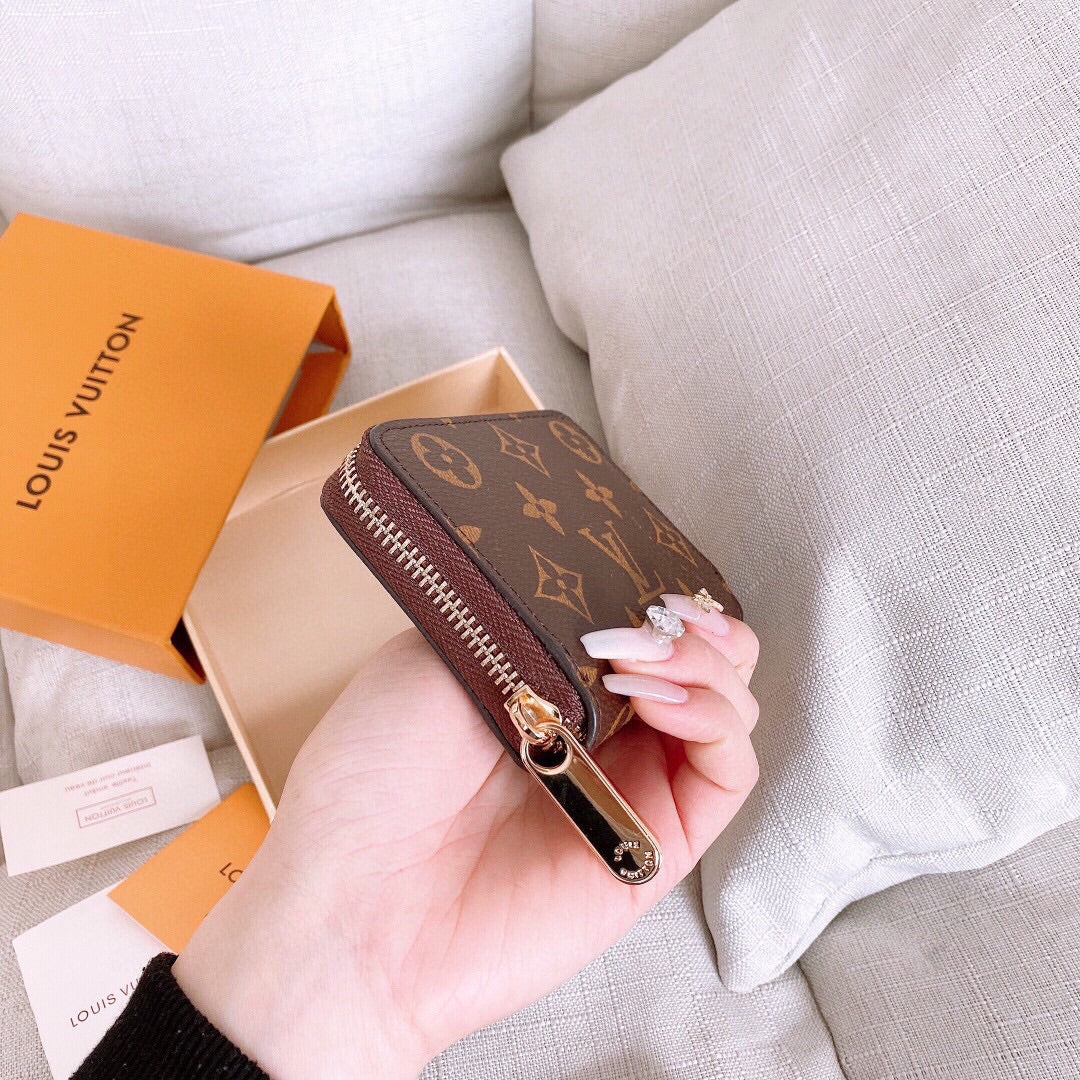 L  New Wallet