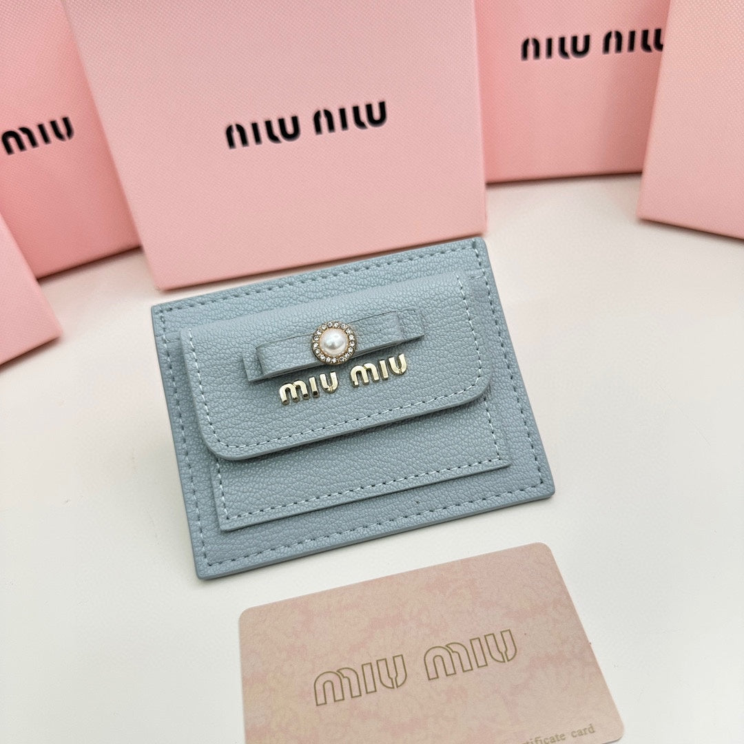 M  New Small Wallet