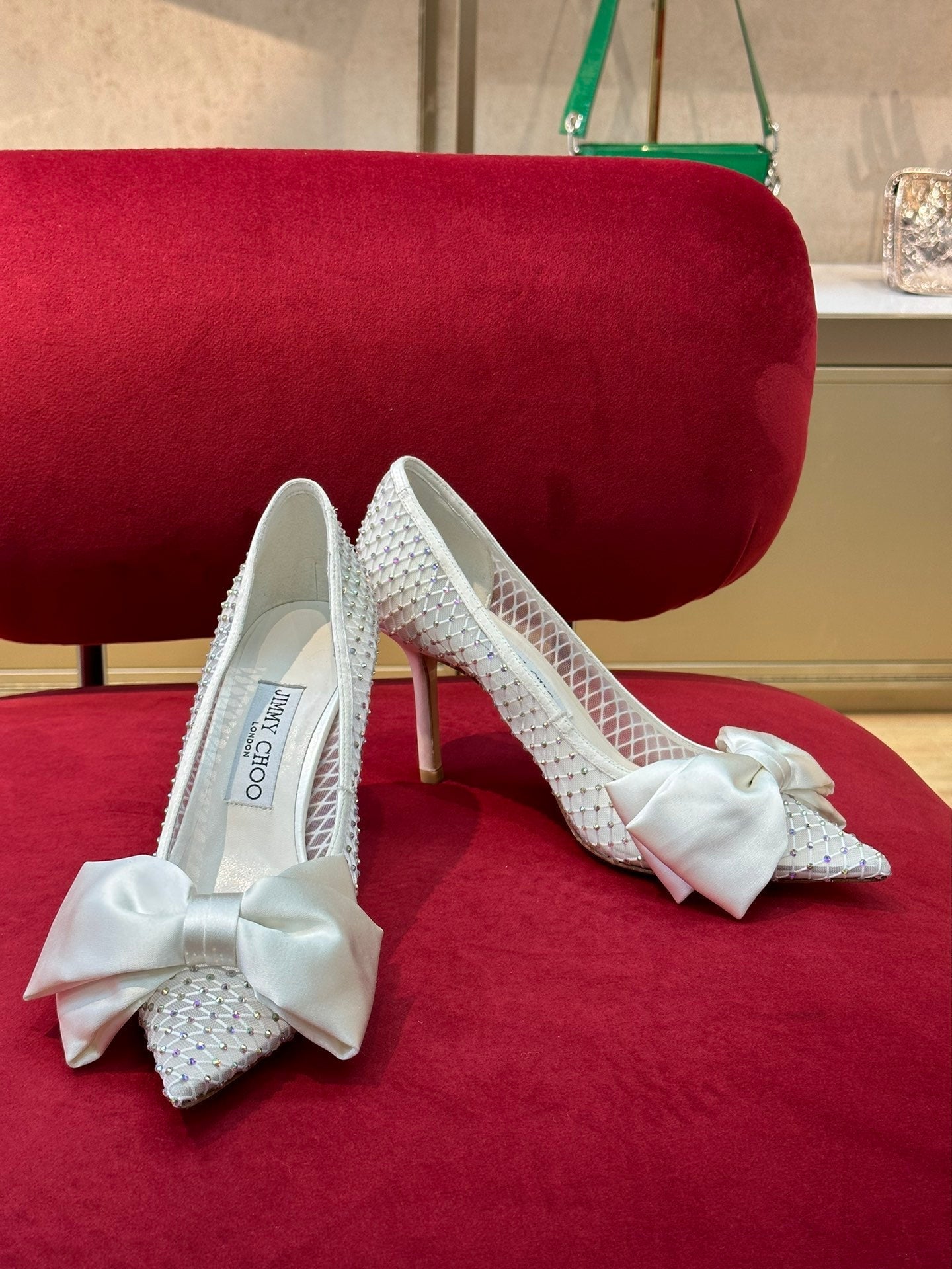 JC satin has its own luster, oversized French bow, elegant and romantic