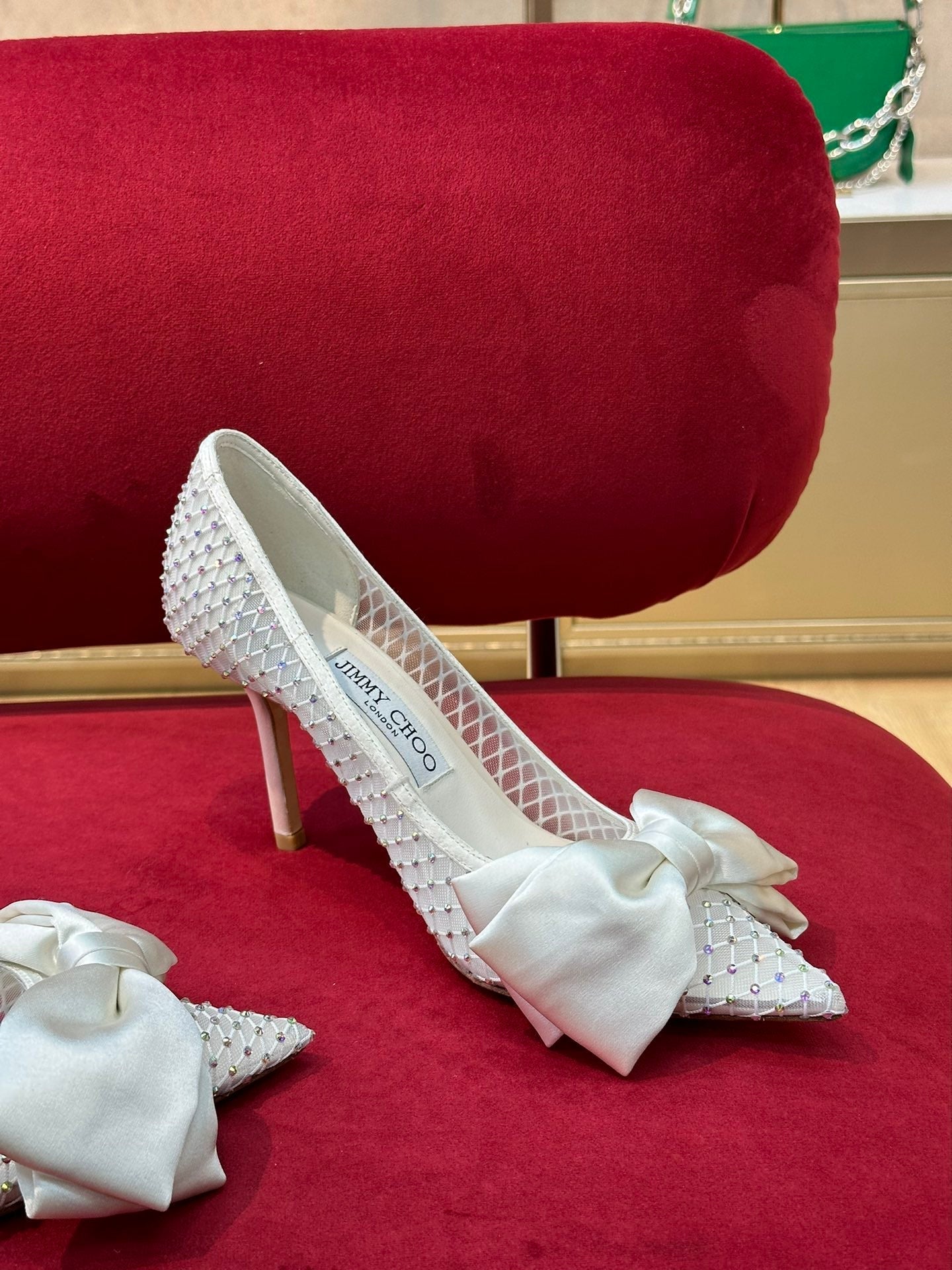 JC satin has its own luster, oversized French bow, elegant and romantic