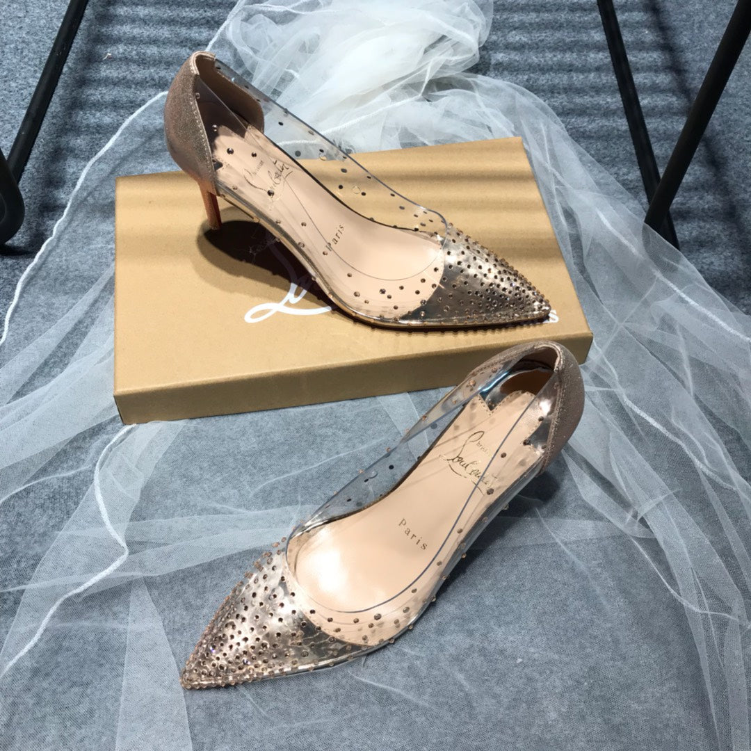 CL* new red-soled high-heeled shoes are standard for queens