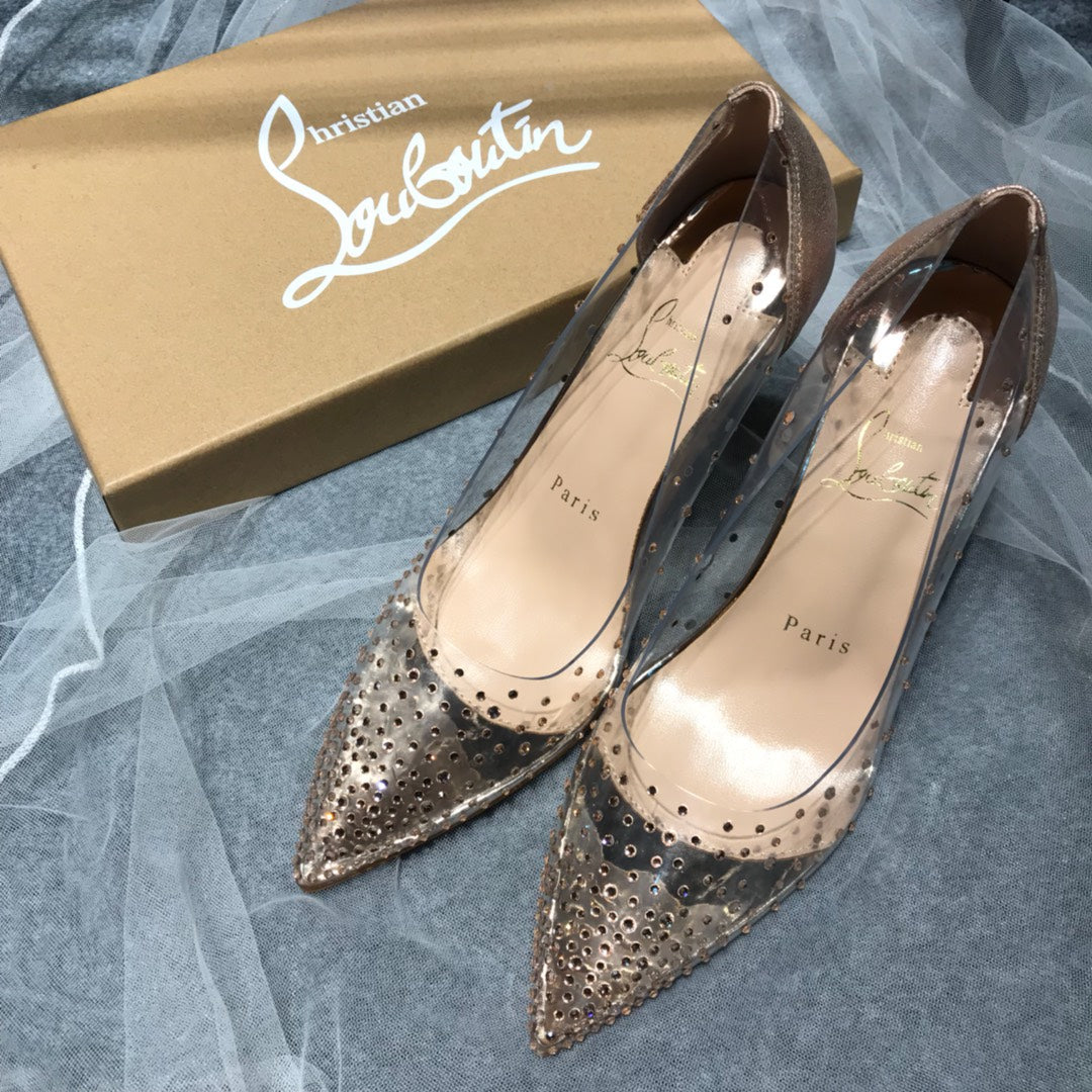 CL* new red-soled high-heeled shoes are standard for queens