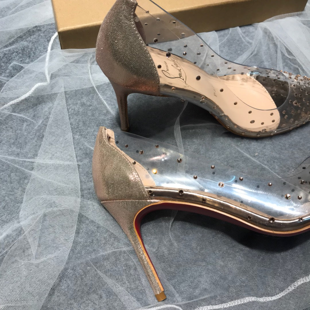 CL* new red-soled high-heeled shoes are standard for queens