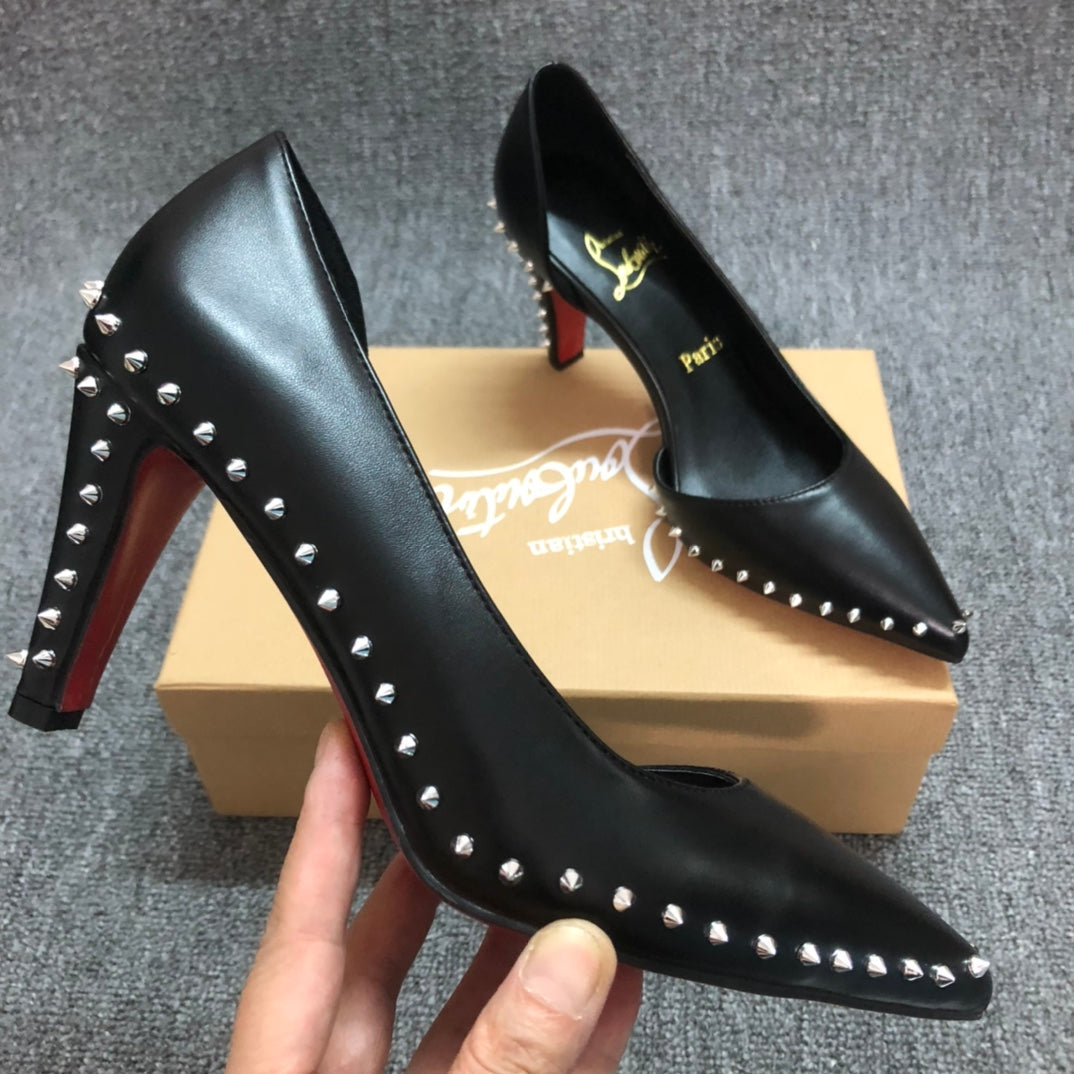 Loubouti* new pointed toe boots