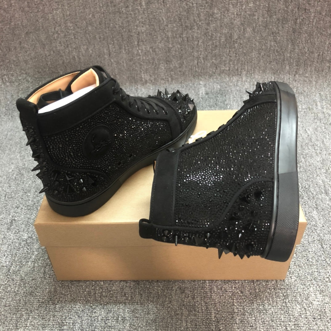 LOUBOUTI* NEW 1・・  VIP  RHINESTONE RED SOLE SHOES WITH RIVETS