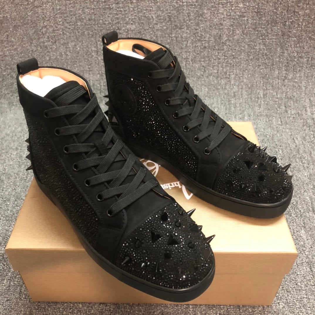 LOUBOUTI* NEW 1・・  VIP  RHINESTONE RED SOLE SHOES WITH RIVETS