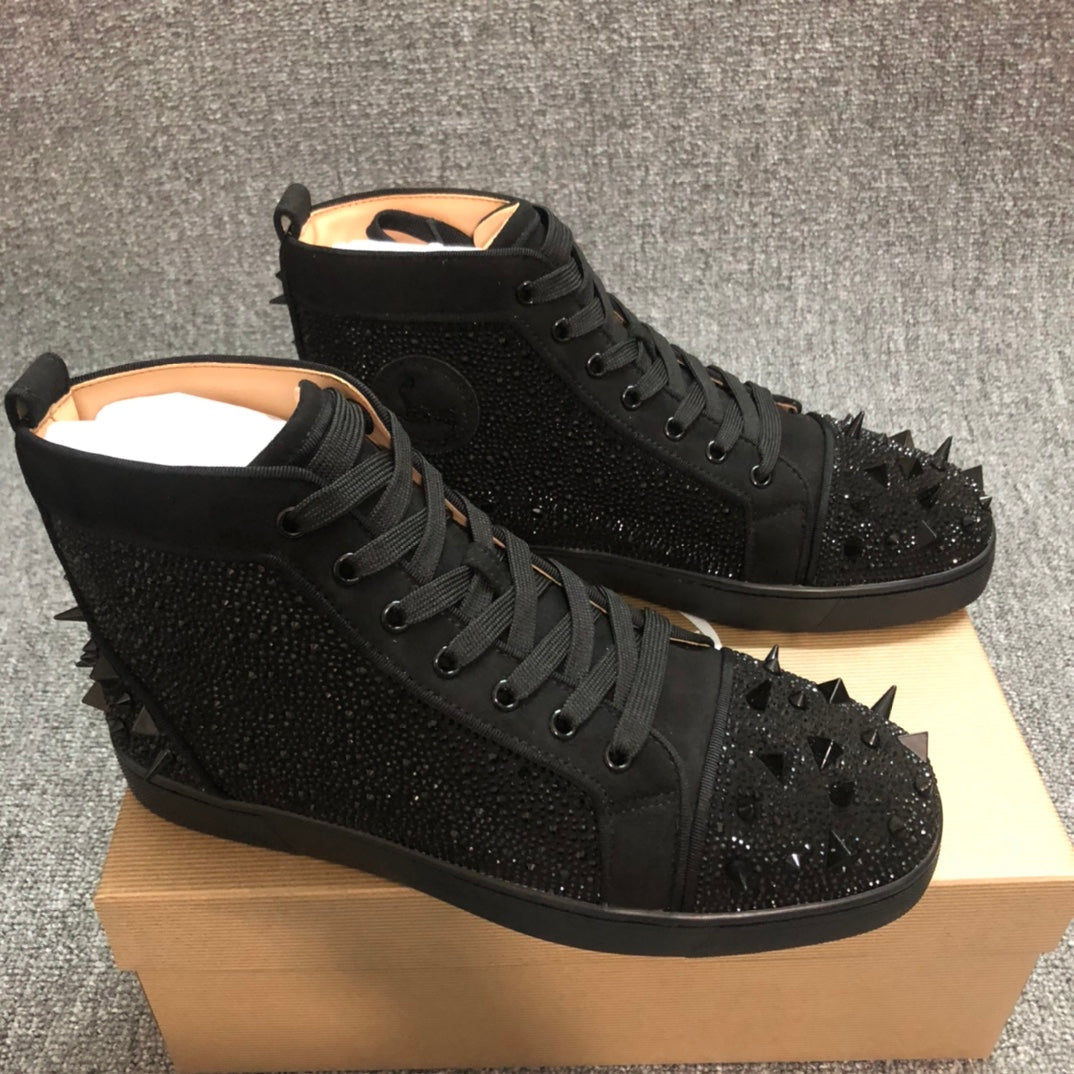 LOUBOUTI* NEW 1・・  VIP  RHINESTONE RED SOLE SHOES WITH RIVETS