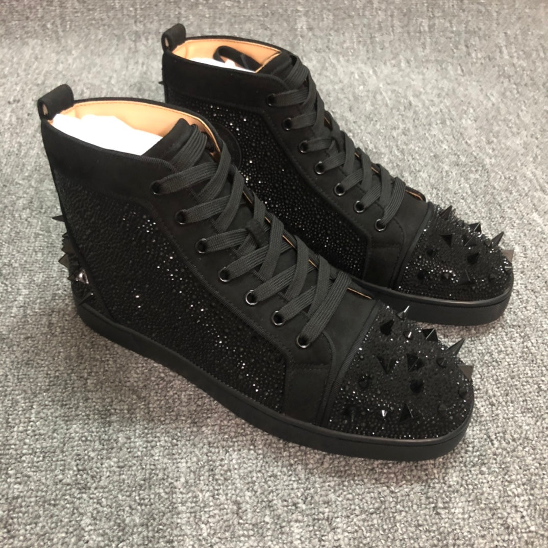 LOUBOUTI* NEW 1・・  VIP  RHINESTONE RED SOLE SHOES WITH RIVETS