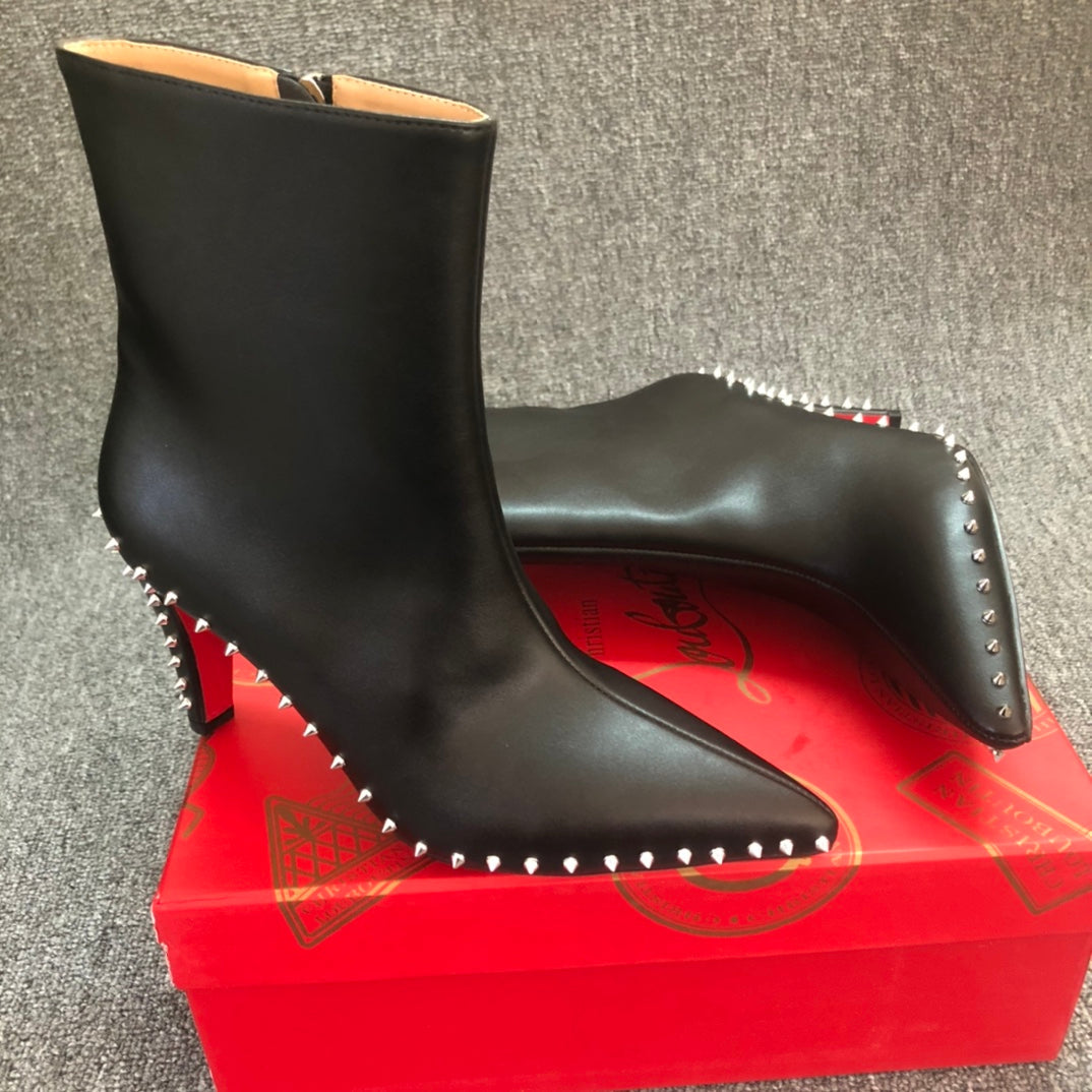 Loubouti*1: 1 VIPlatest high-heeled boots