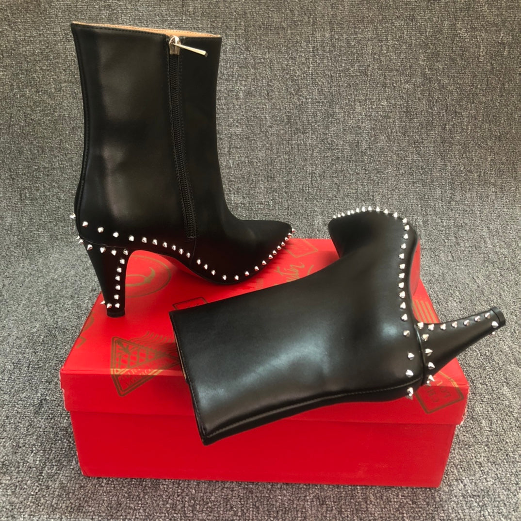 Loubouti*1: 1 VIPlatest high-heeled boots