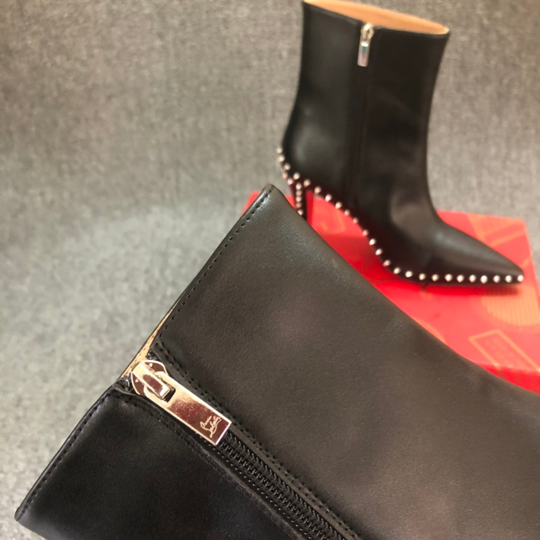 Loubouti*1: 1 VIPlatest high-heeled boots