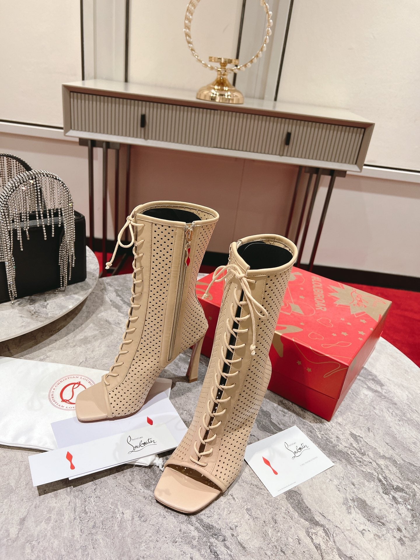 Christian Louboutin* 1: 1 VIP new hollow heel high heels
