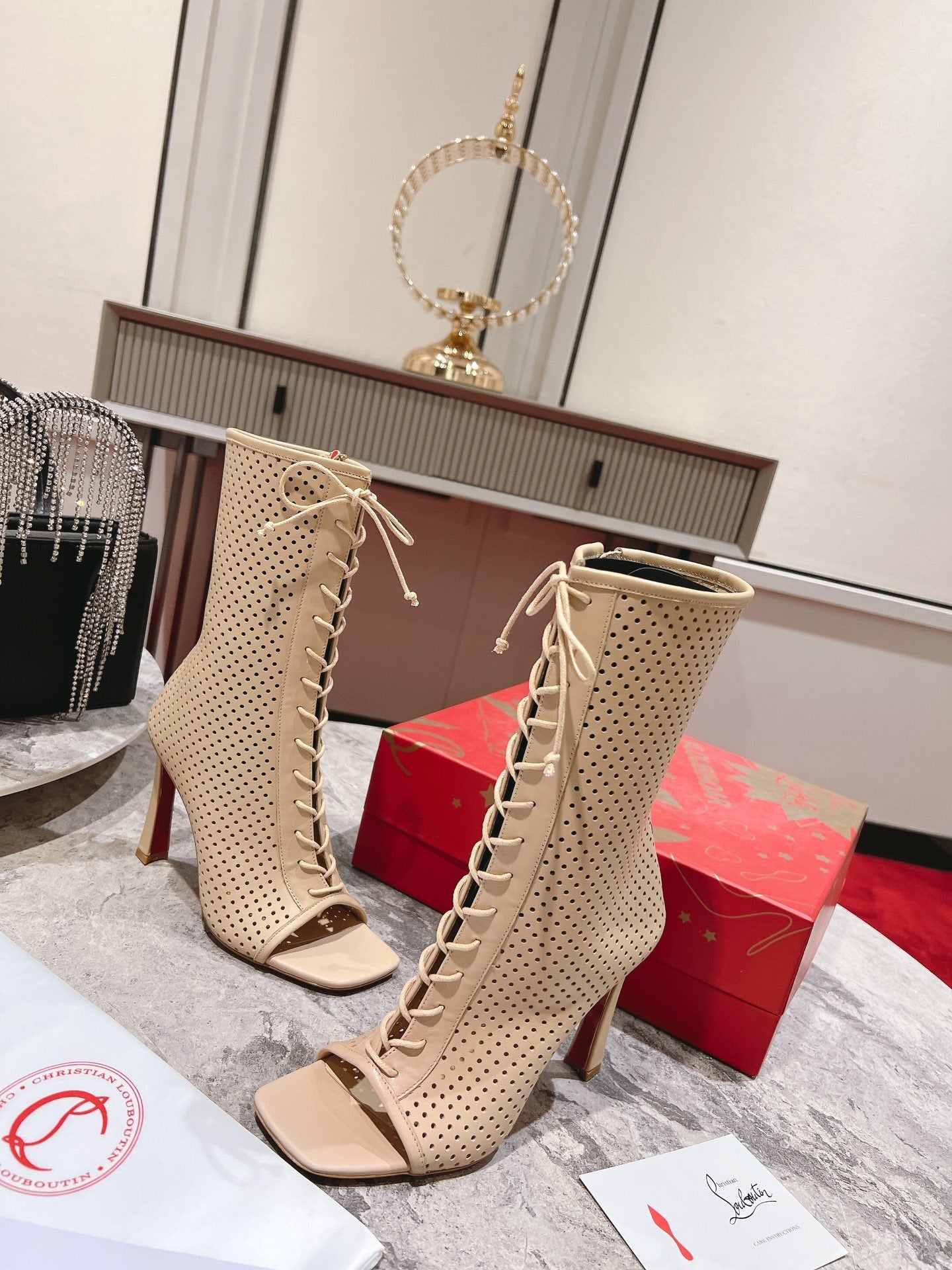 Christian Louboutin* 1: 1 VIP new hollow heel high heels