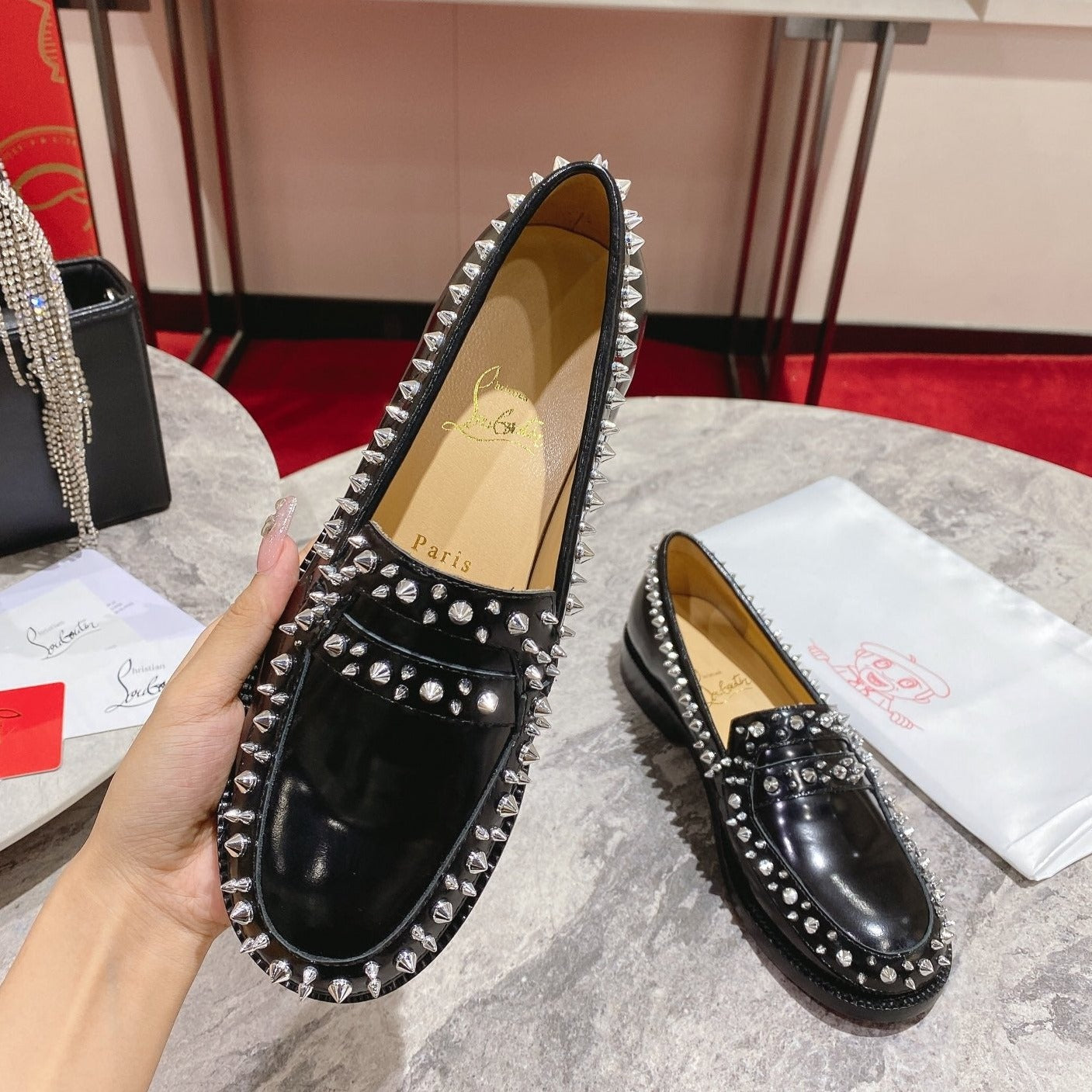 Christ* Louboutin* 1: 1 VIP new rivet design loafers