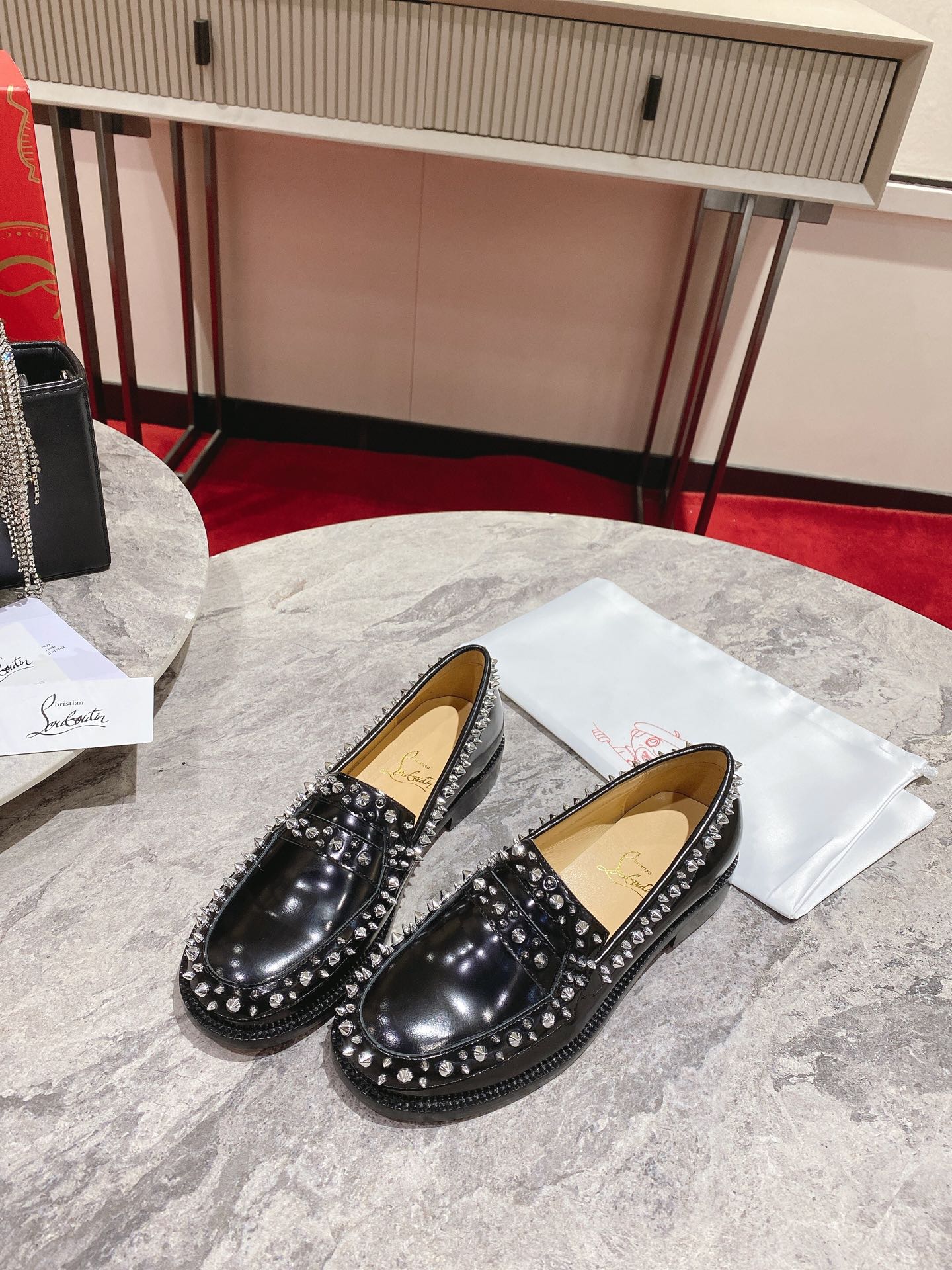 Christ* Louboutin* 1: 1 VIP new rivet design loafers