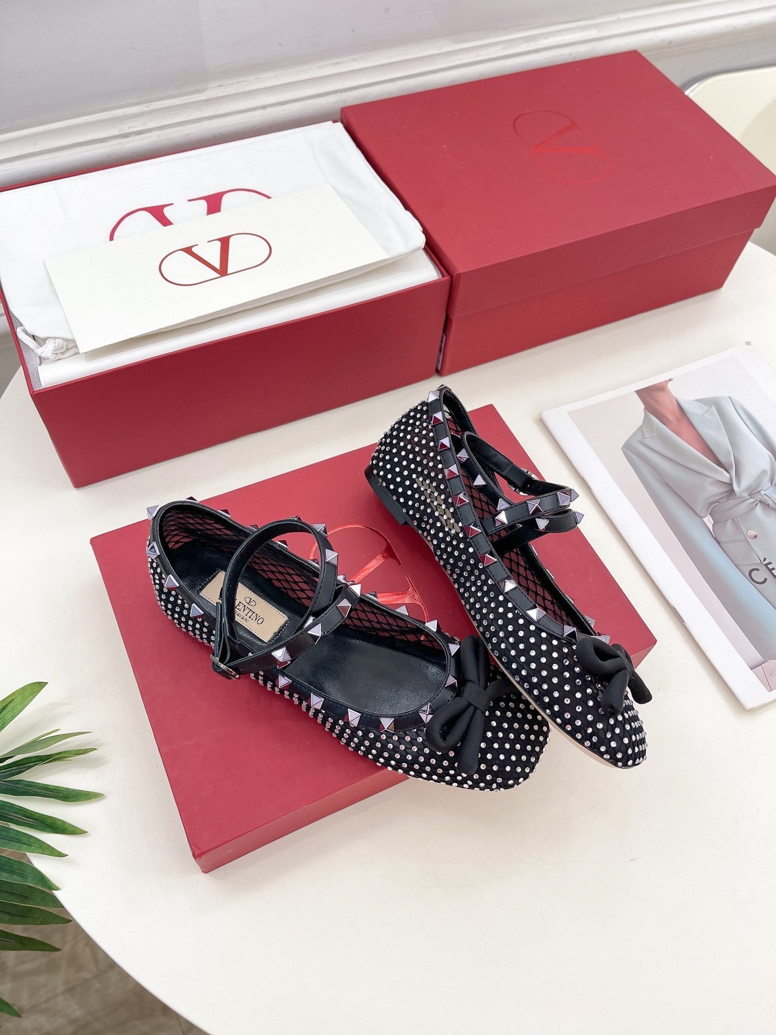V new rivet rhinestone mesh ballet shoes VIP1：1