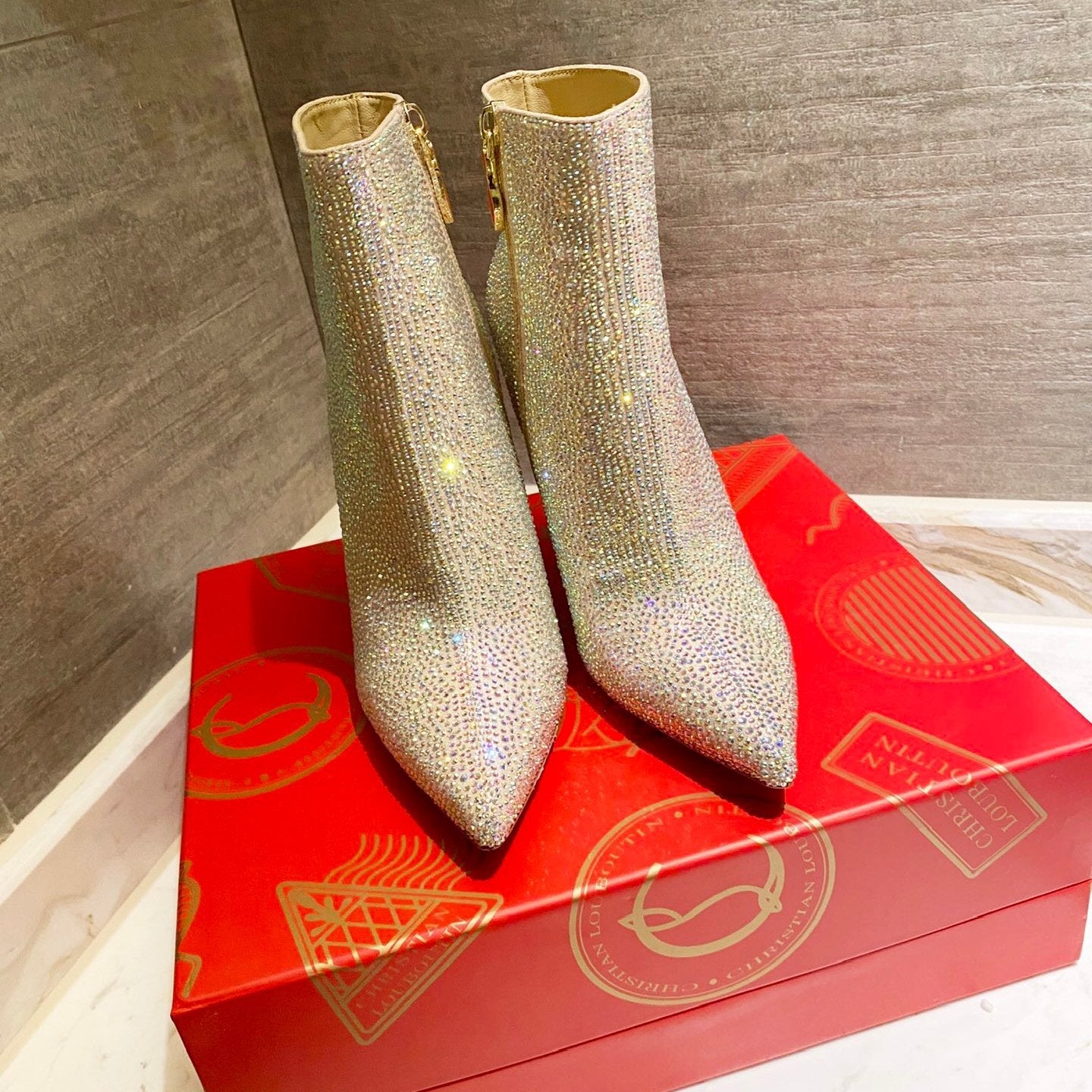 Christi** Loubout** new full diamond VIP1:1