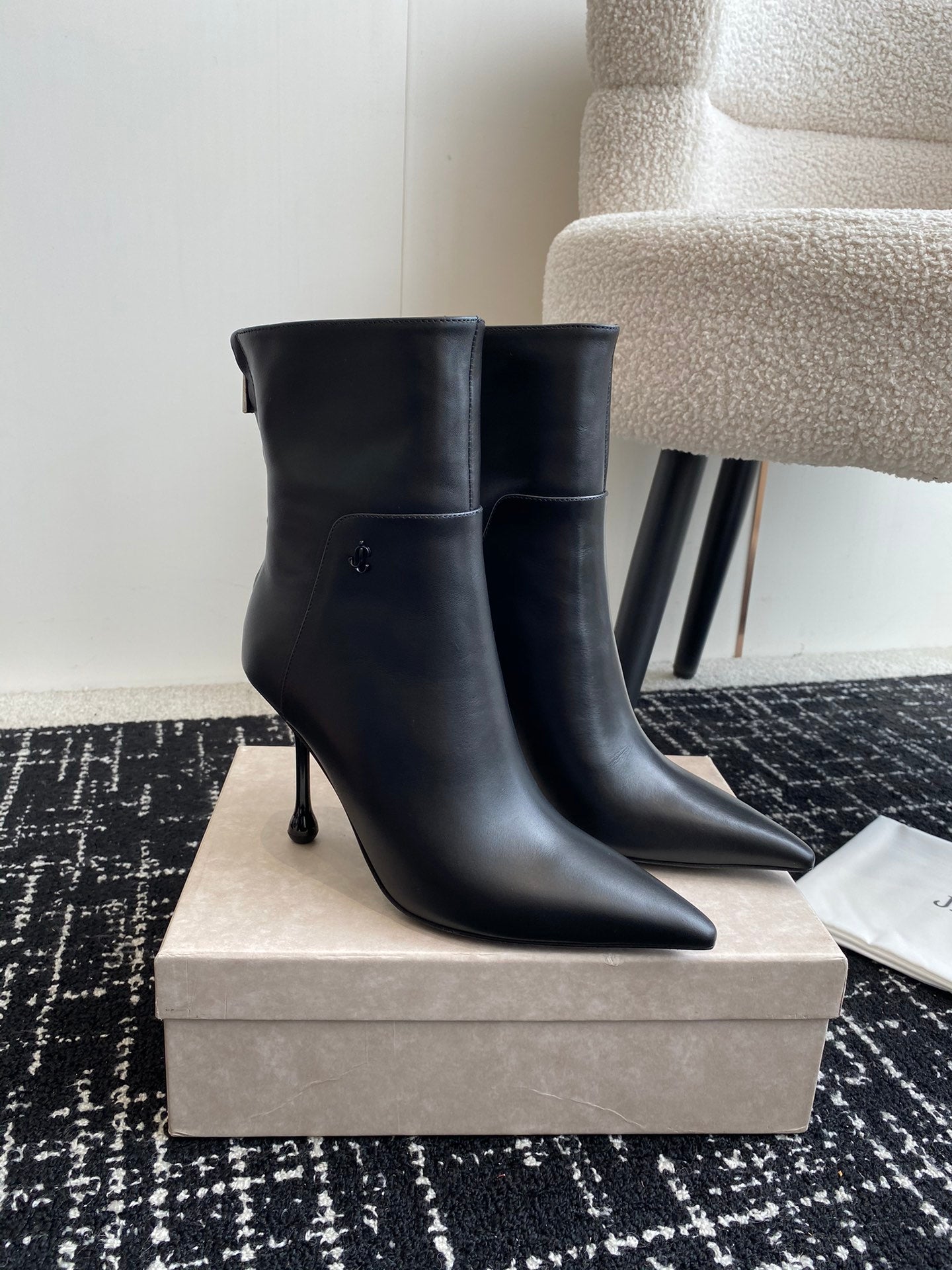 JIMMY CH** Early Autumn new simple pointed calfskin high-heeled short bootsVIP1：1