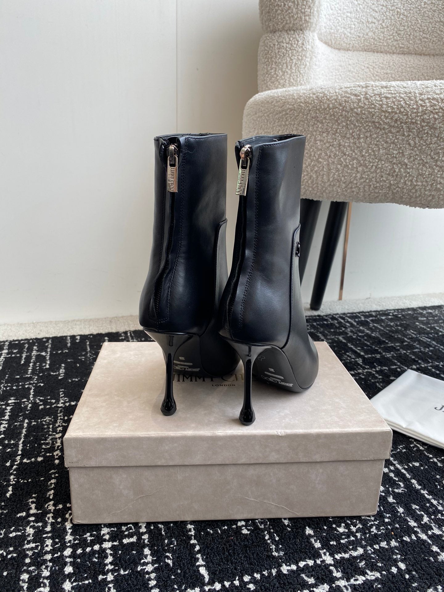 JIMMY CH** Early Autumn new simple pointed calfskin high-heeled short bootsVIP1：1