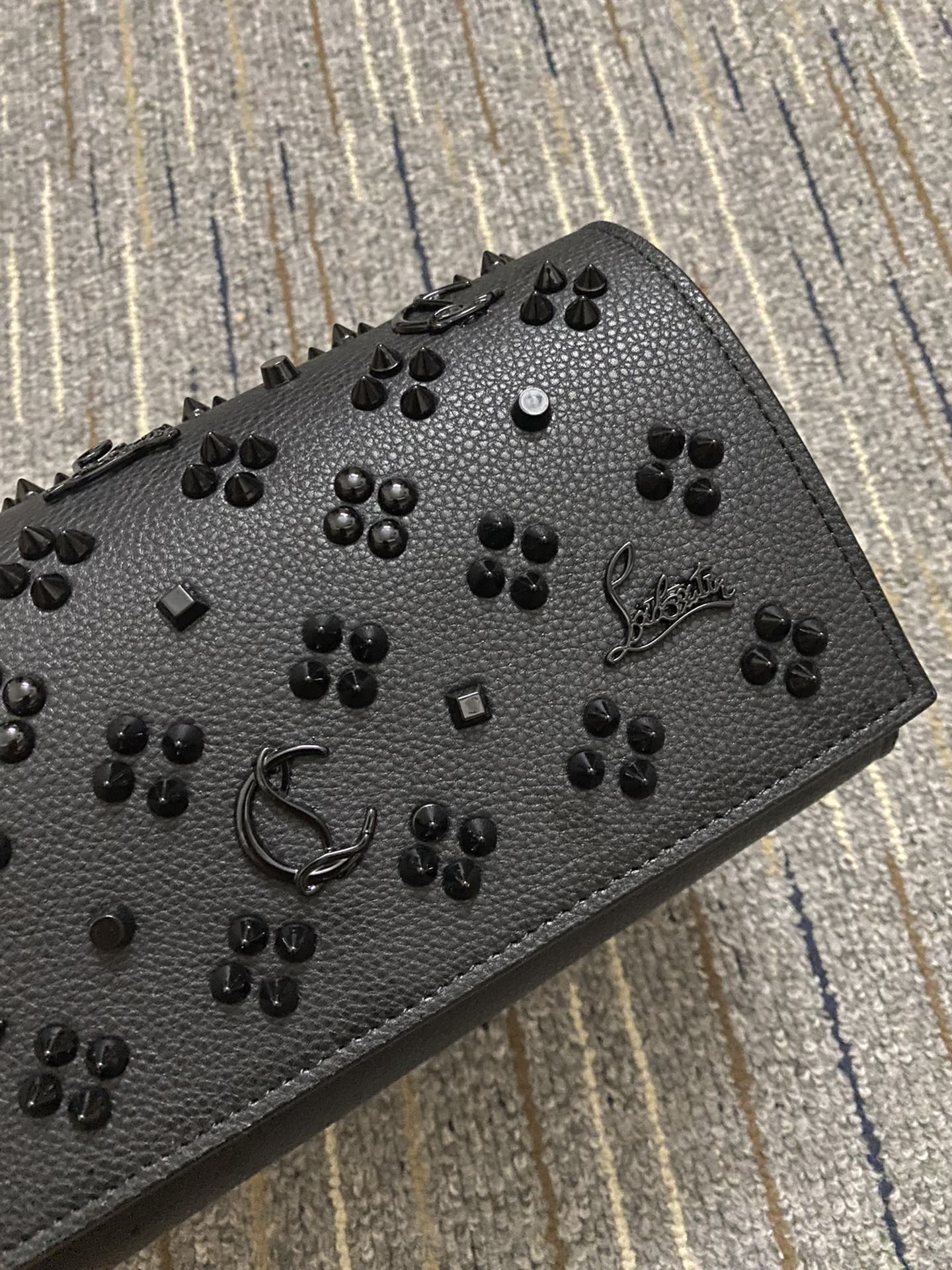 Christi** Loubout** New Shoulder Bag Black